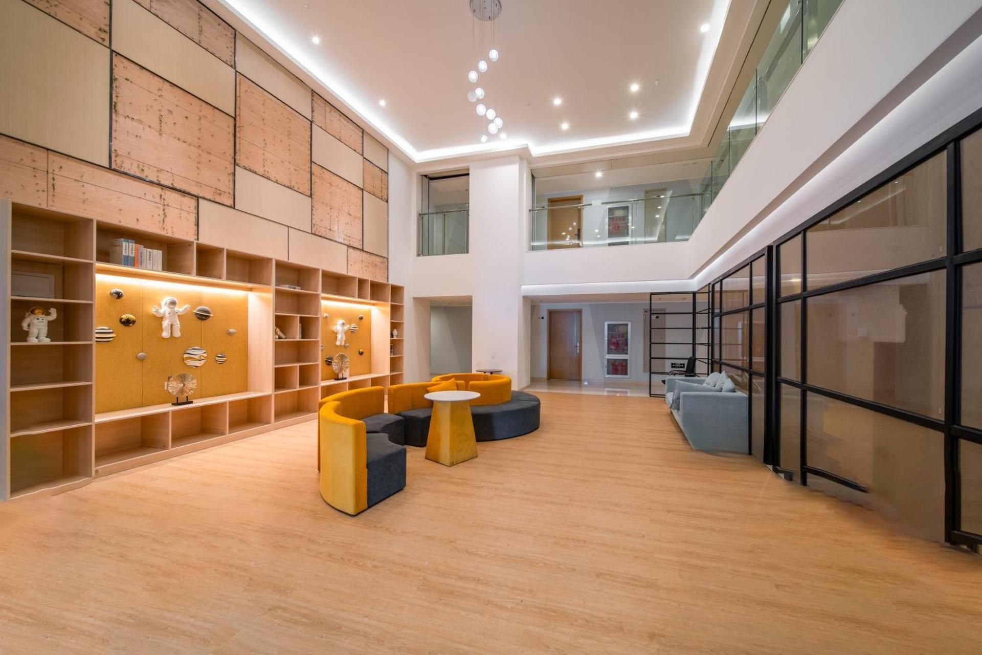 shared lounge/tv area