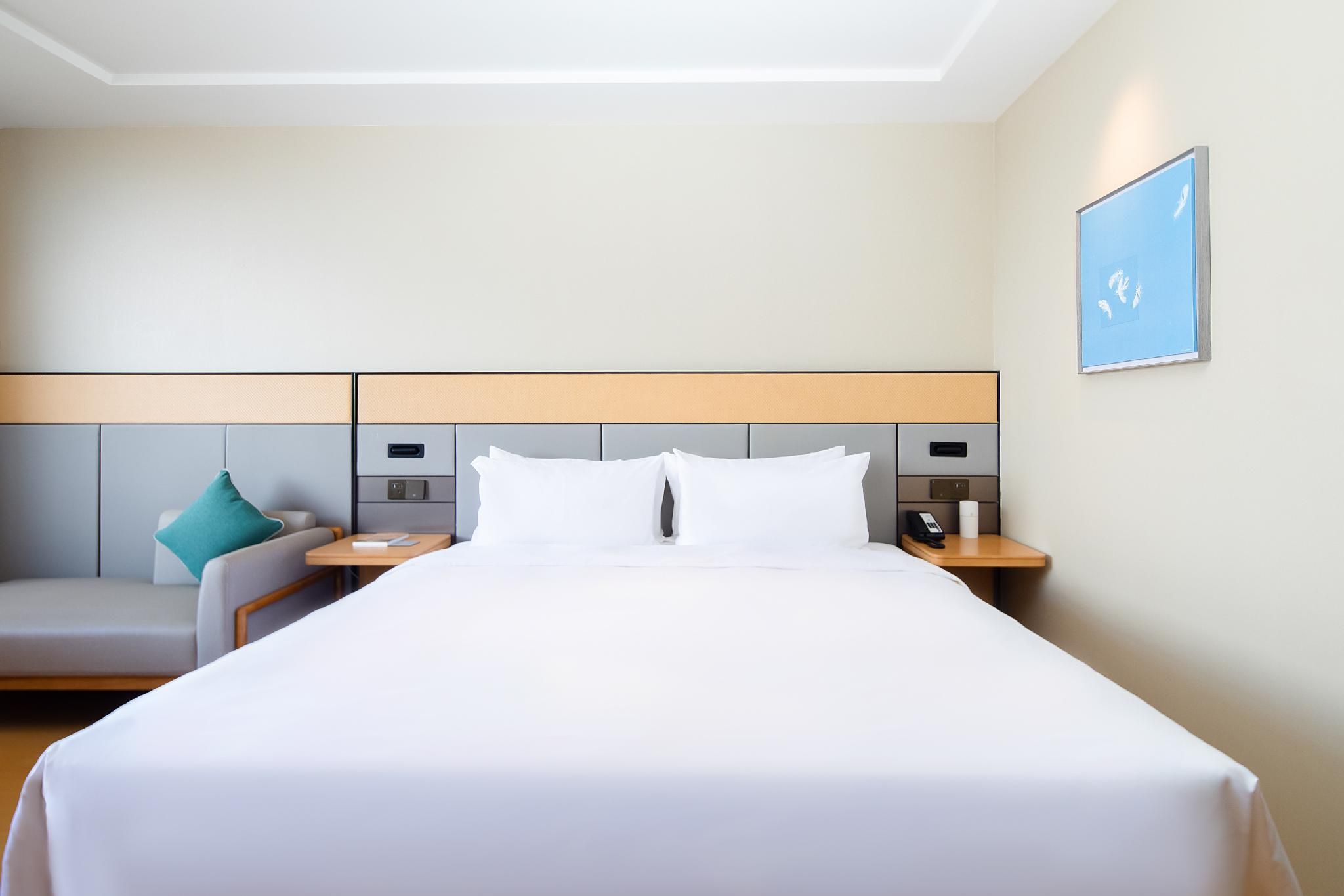 Business Queen Bed Room