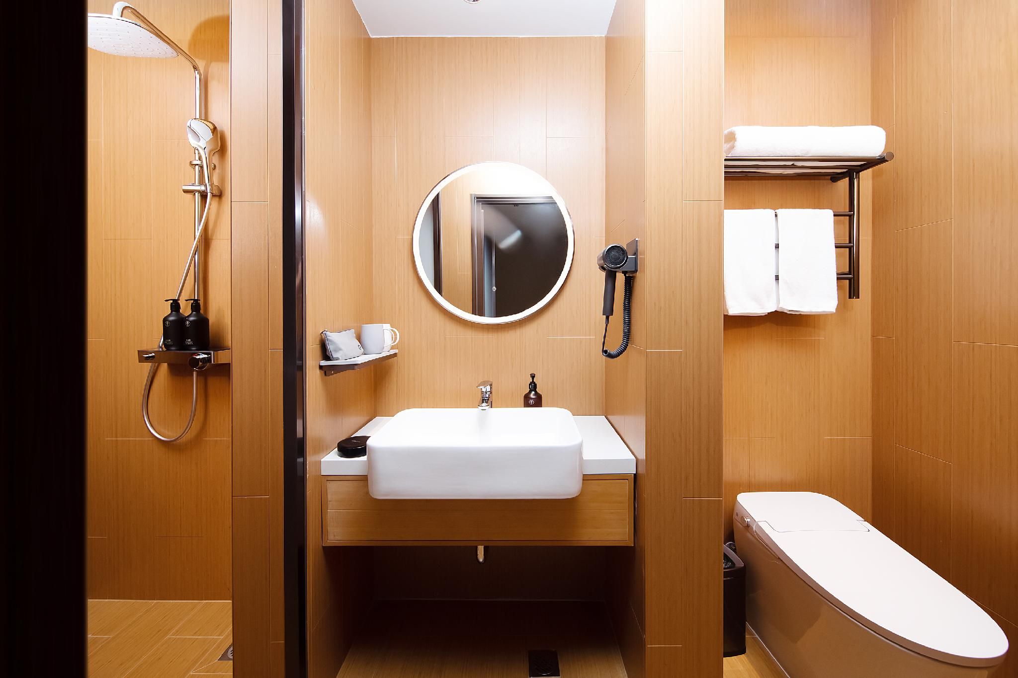 Huazhu - Superior Twin Room with View