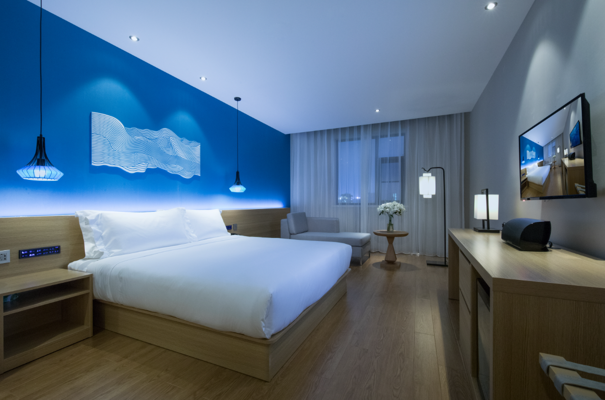 Business Queen Room with View