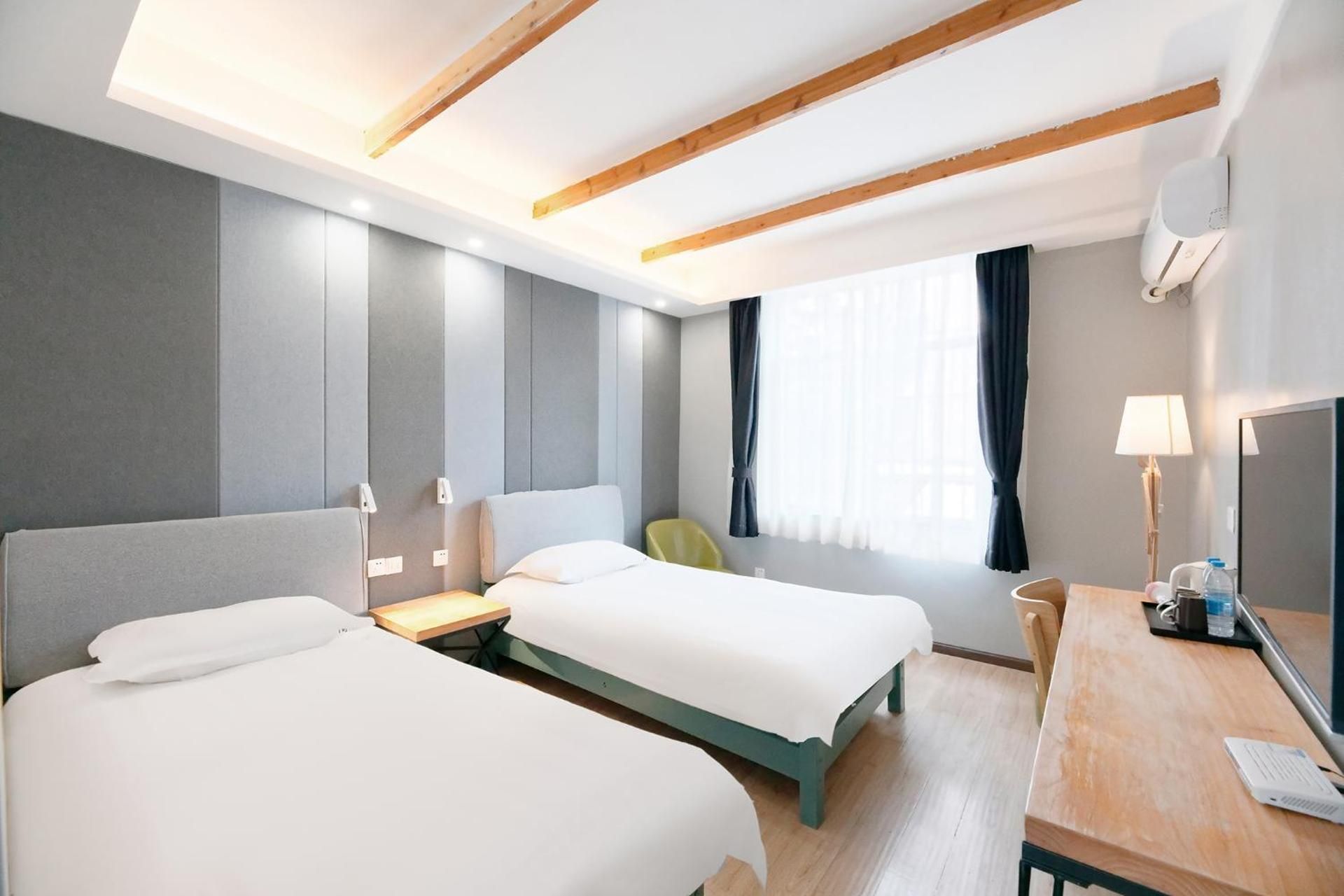 Standard Twin Room A