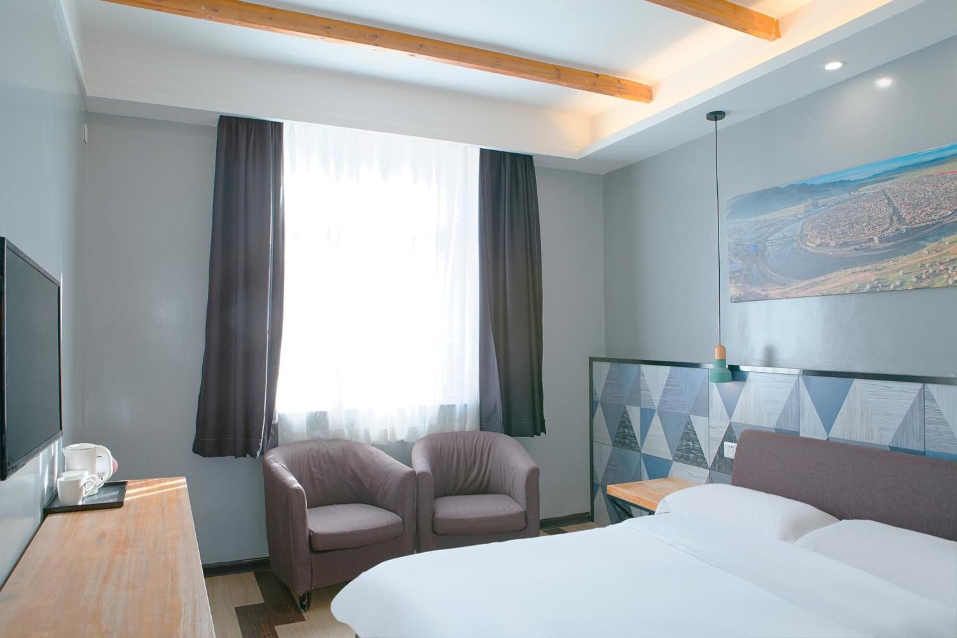 Standard Queen Room