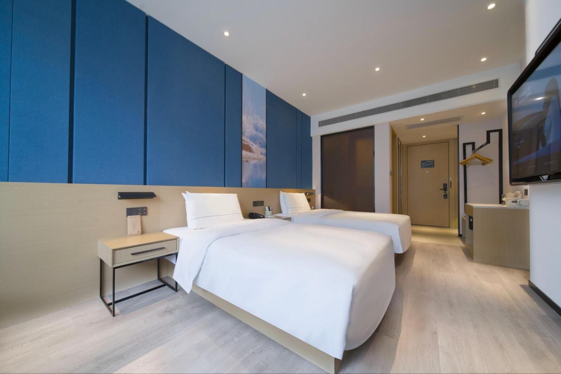 Super Twin Room
