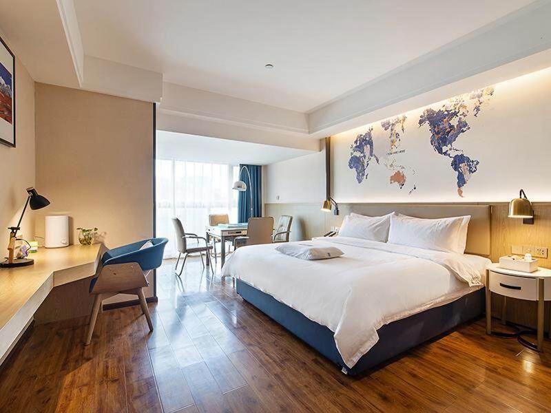 Digital Double Room