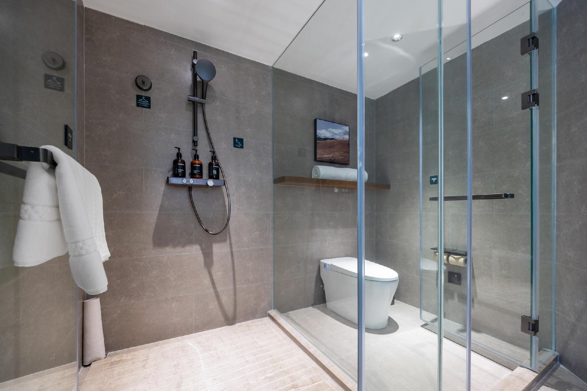 Premium Family Suite