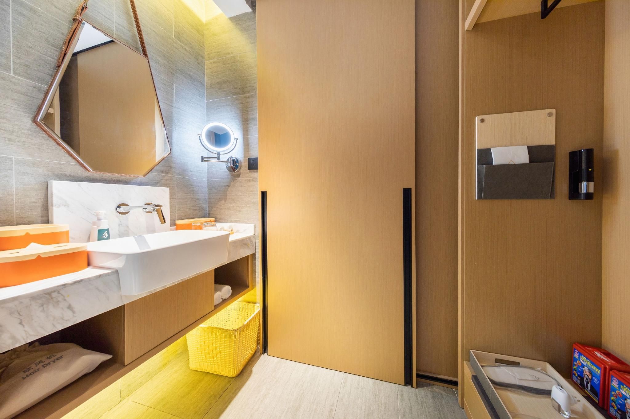 Atour Hotel Kunming Cuihu Superior Double Room 3