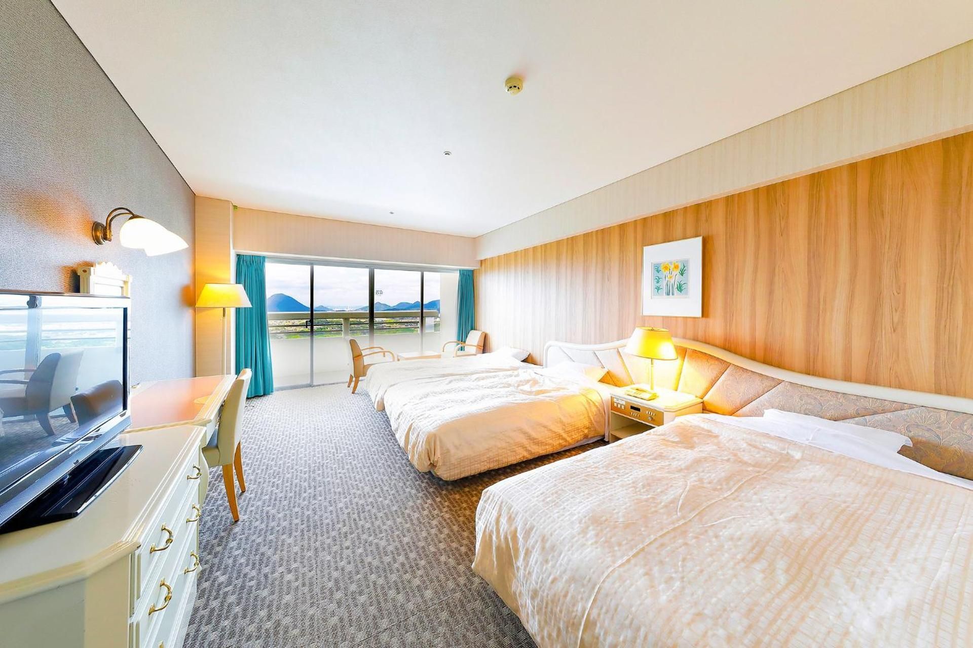 Park Side Superior 4 Beds Room, Indoor Bath, Non-Smoking
