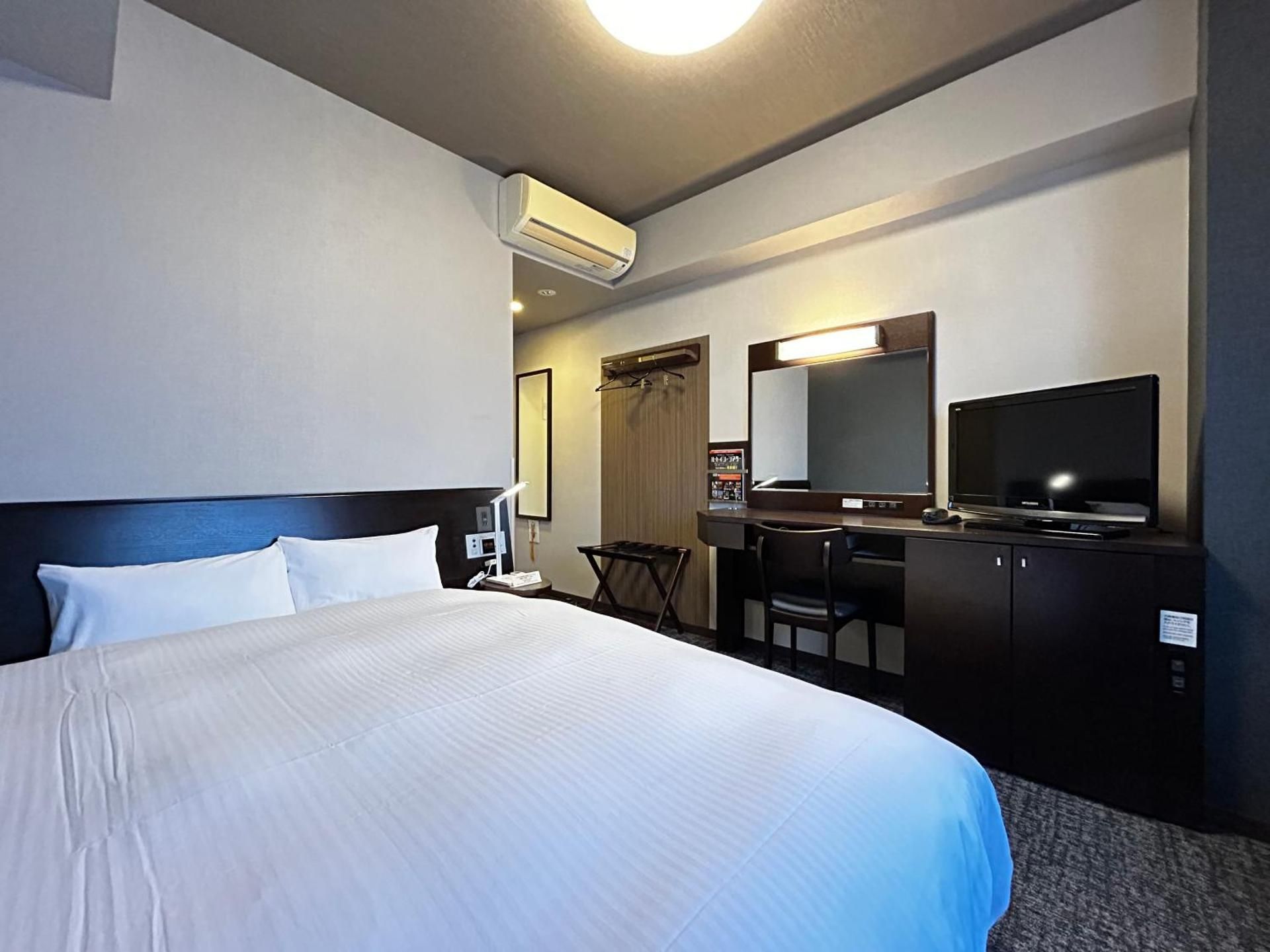 Semi Double Room - Non-Smoking