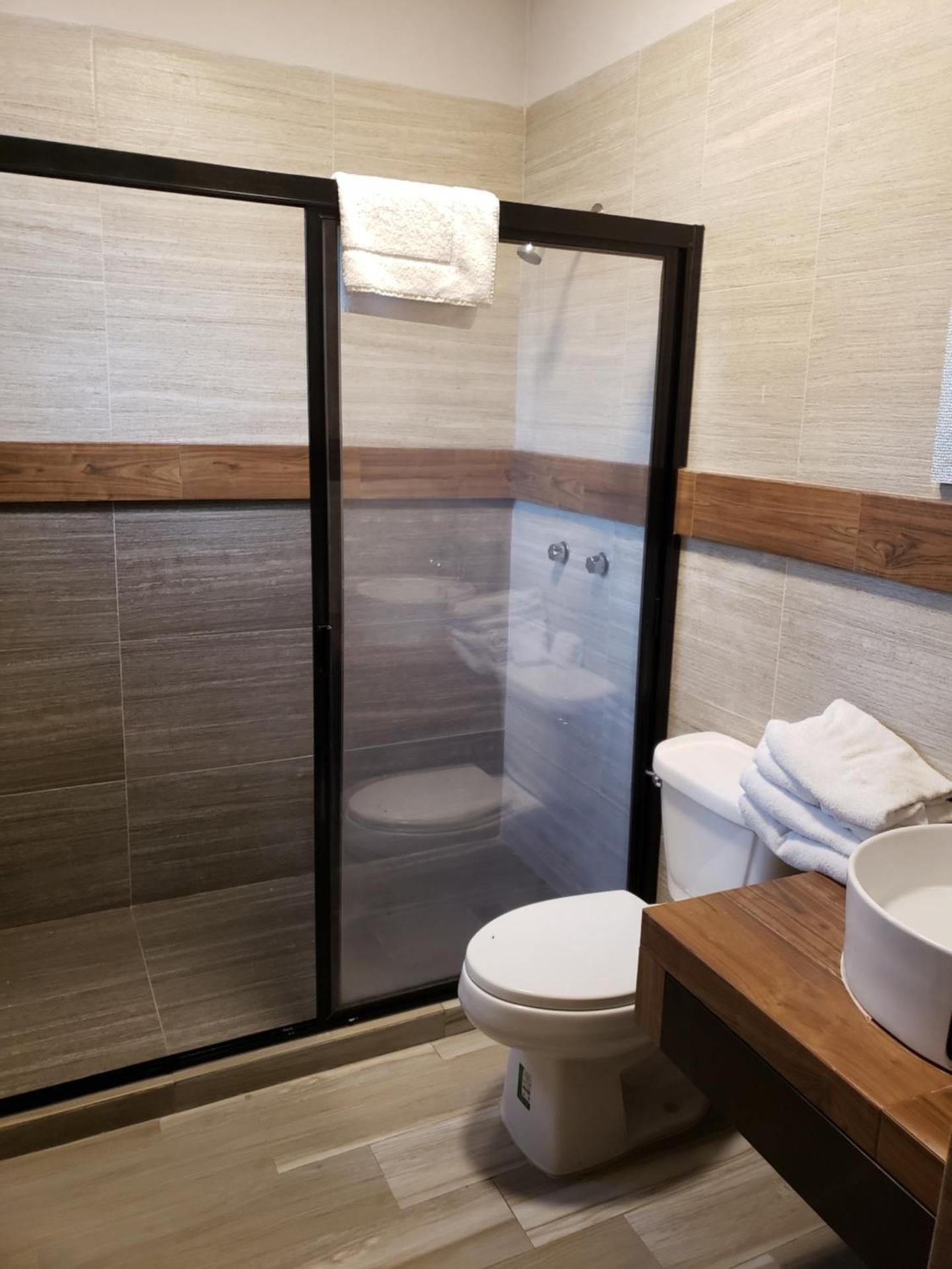 Deluxe Double Room (1 adult + 2 children)
