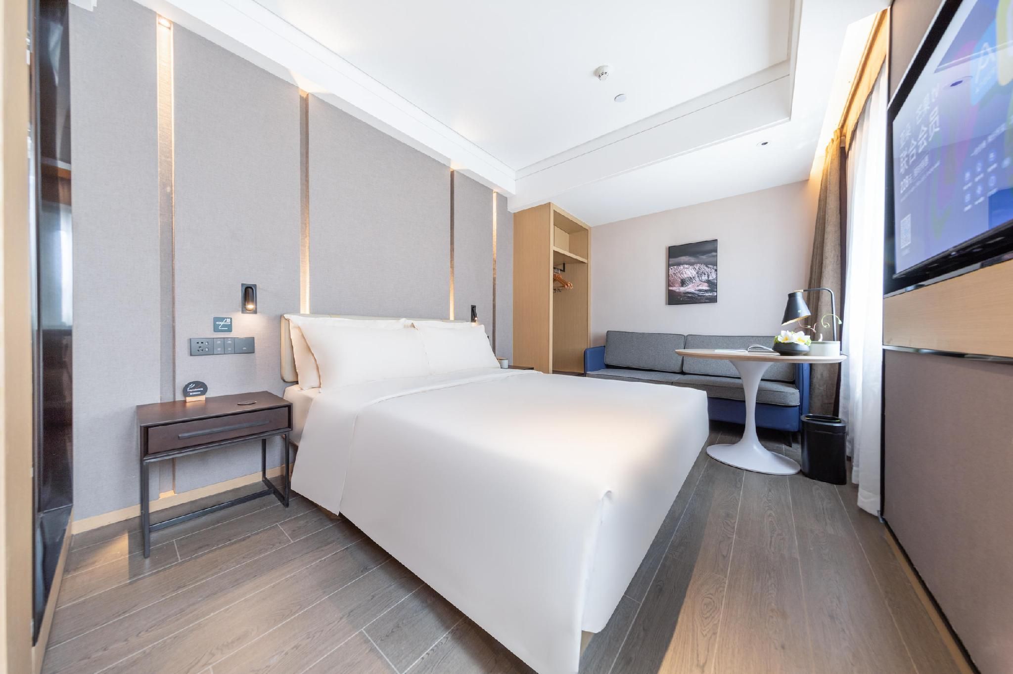 Atour - Elegant Room