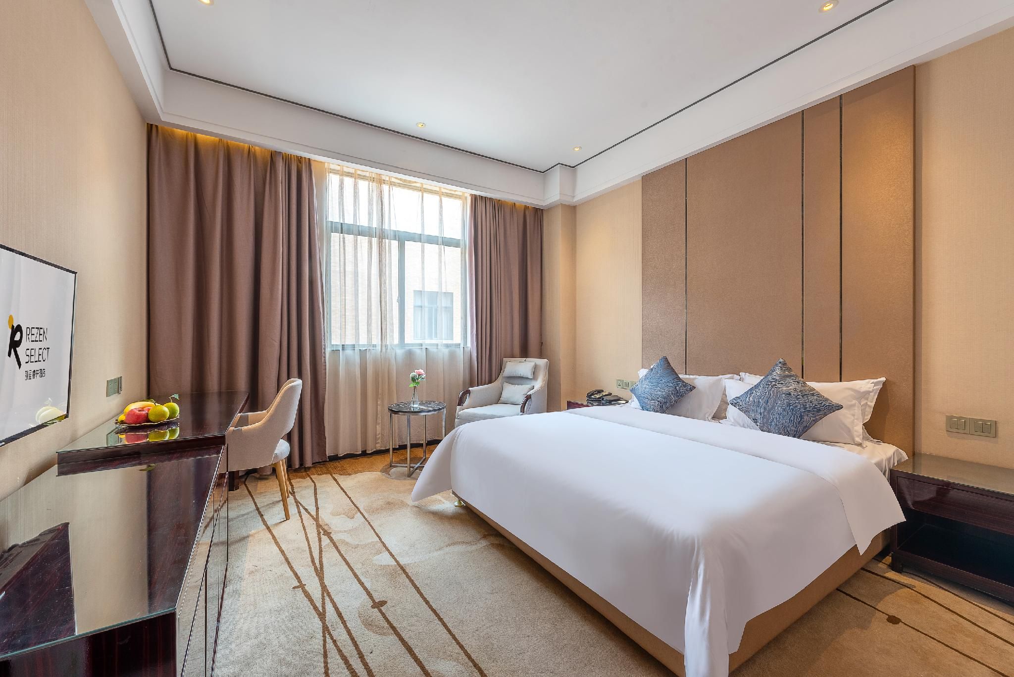 Rezen - Deluxe 1 Bed Room