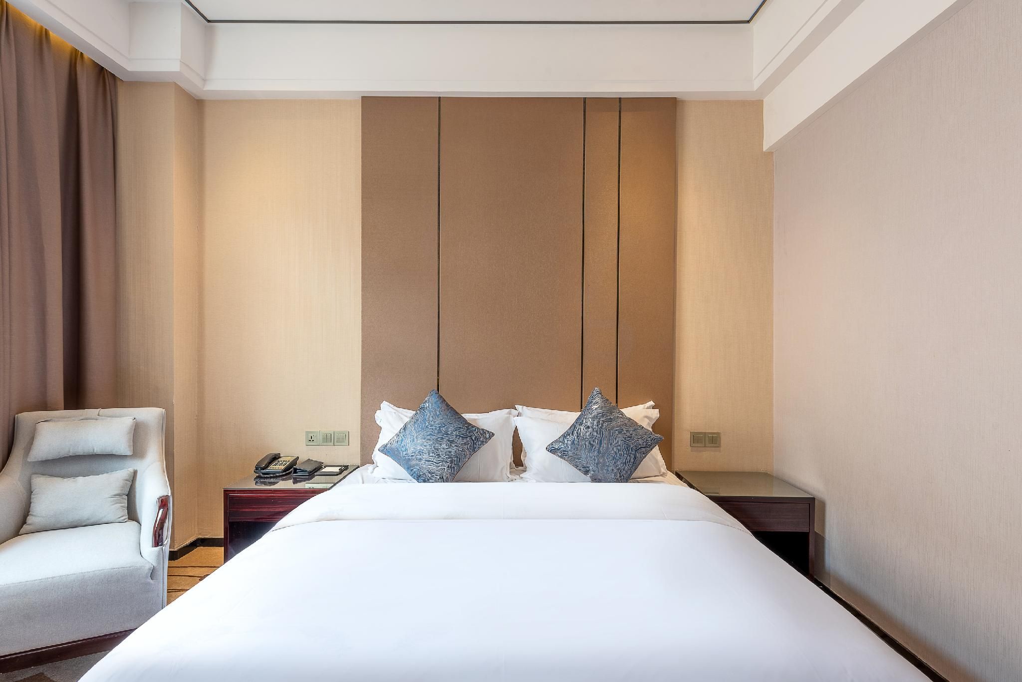Rezen - Deluxe 1 Bed Room