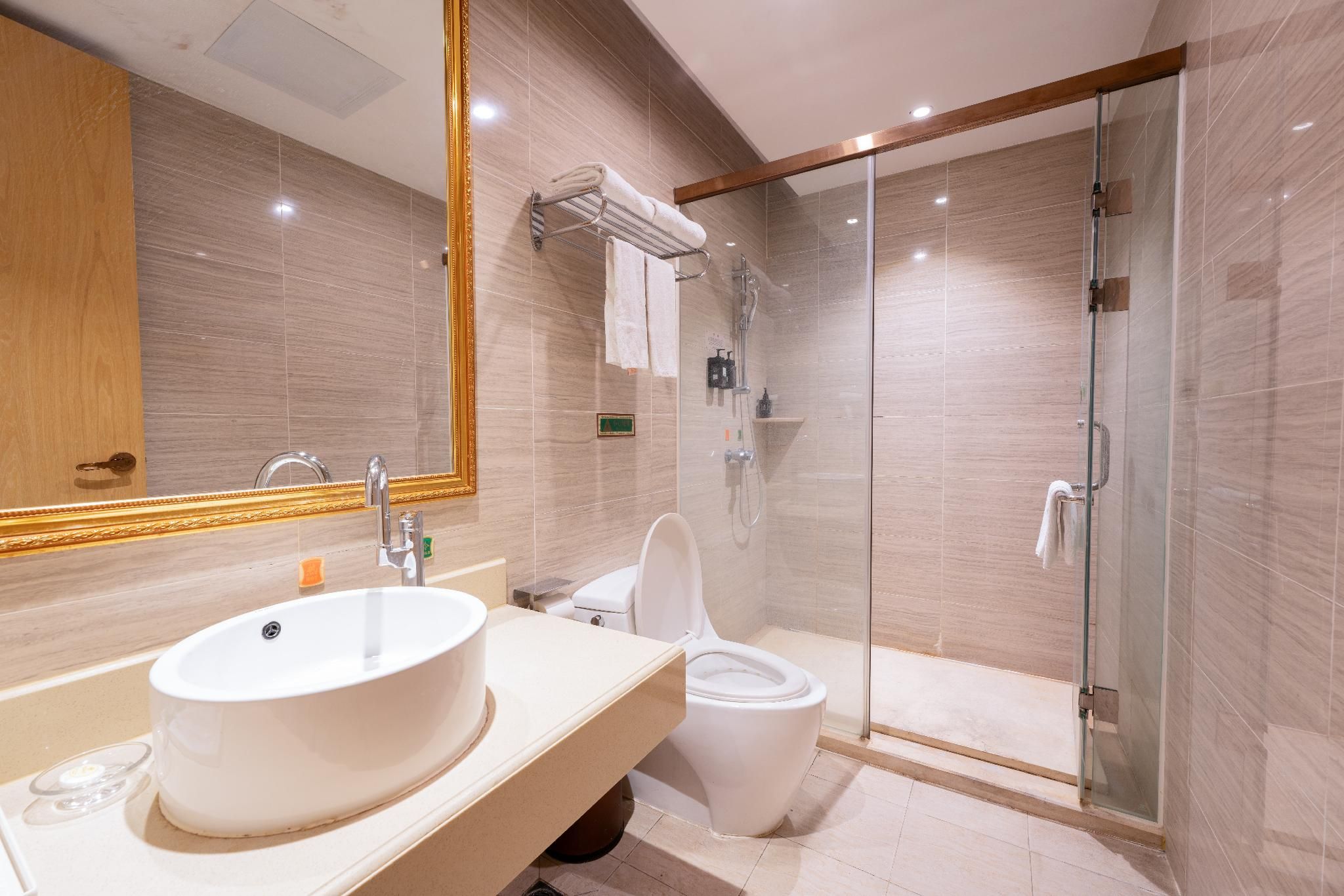 Aston Hotel Zhongshan Twin Beds Standard Room 3