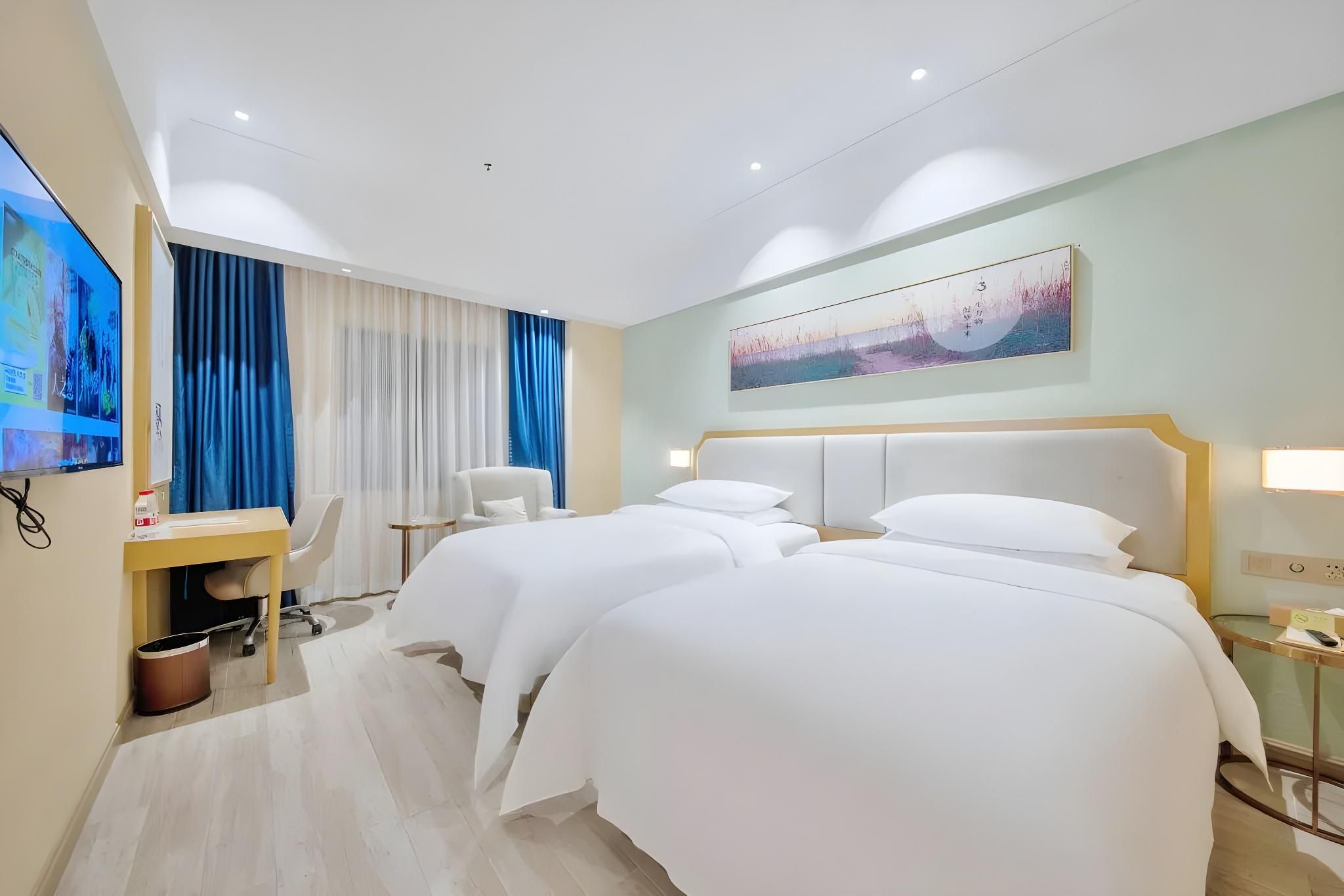 Aston Hotel Zhongshan Twin Beds Standard Room