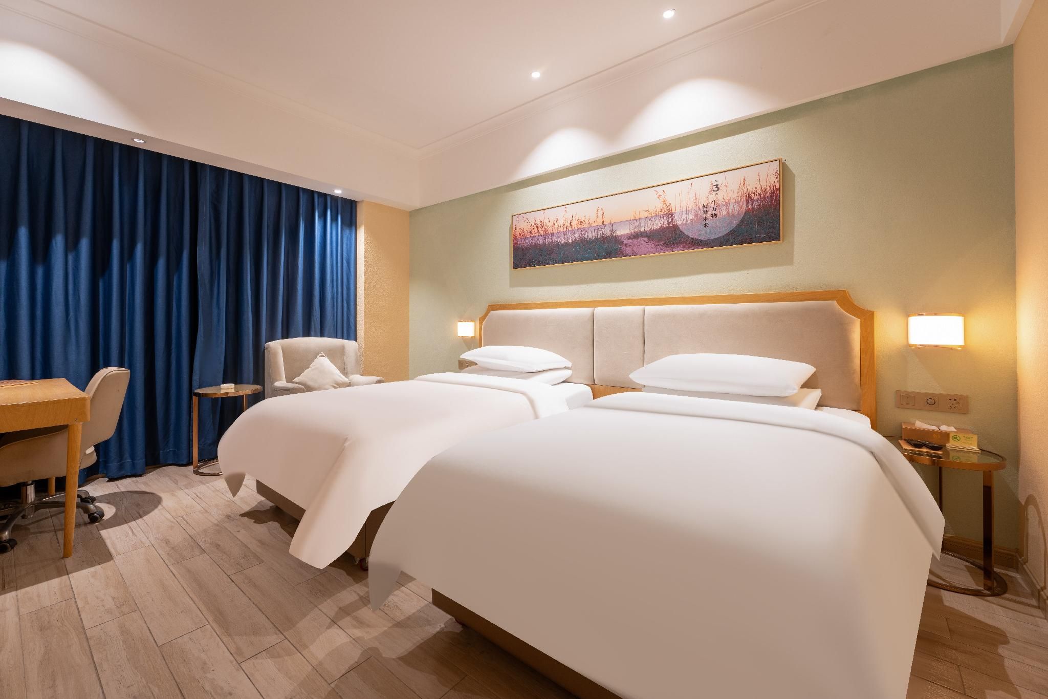 Aston Hotel Zhongshan Twin Beds Standard Room 2