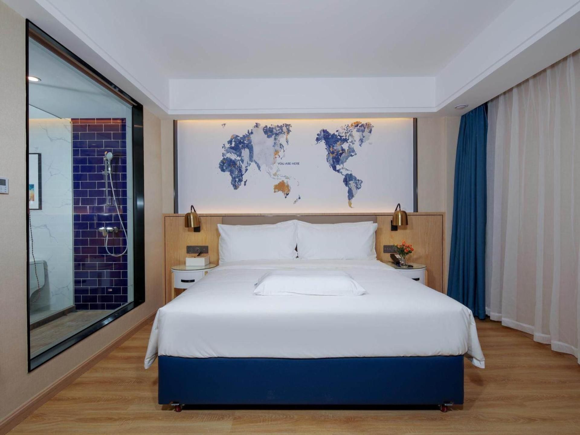Light Double Room without Window