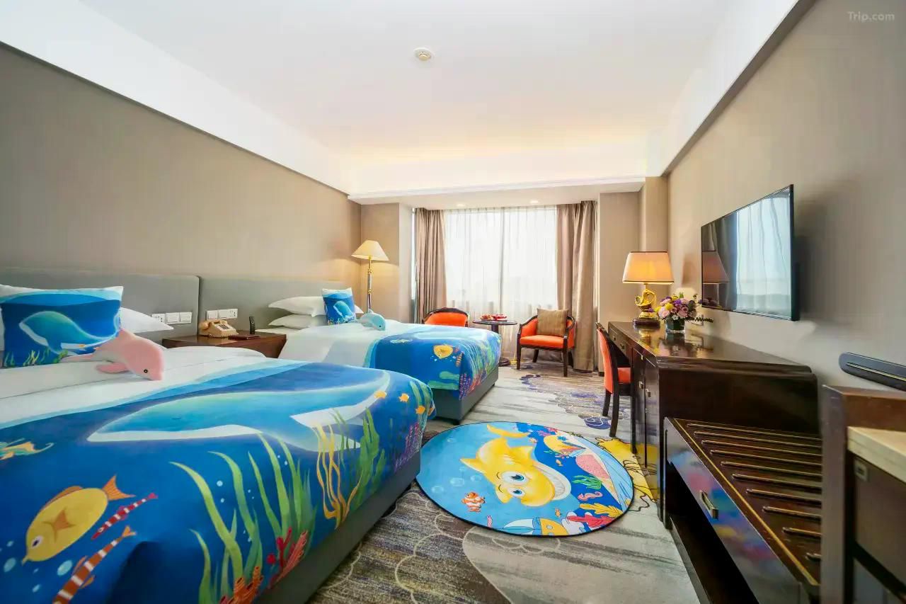 Family Twin Room - City View