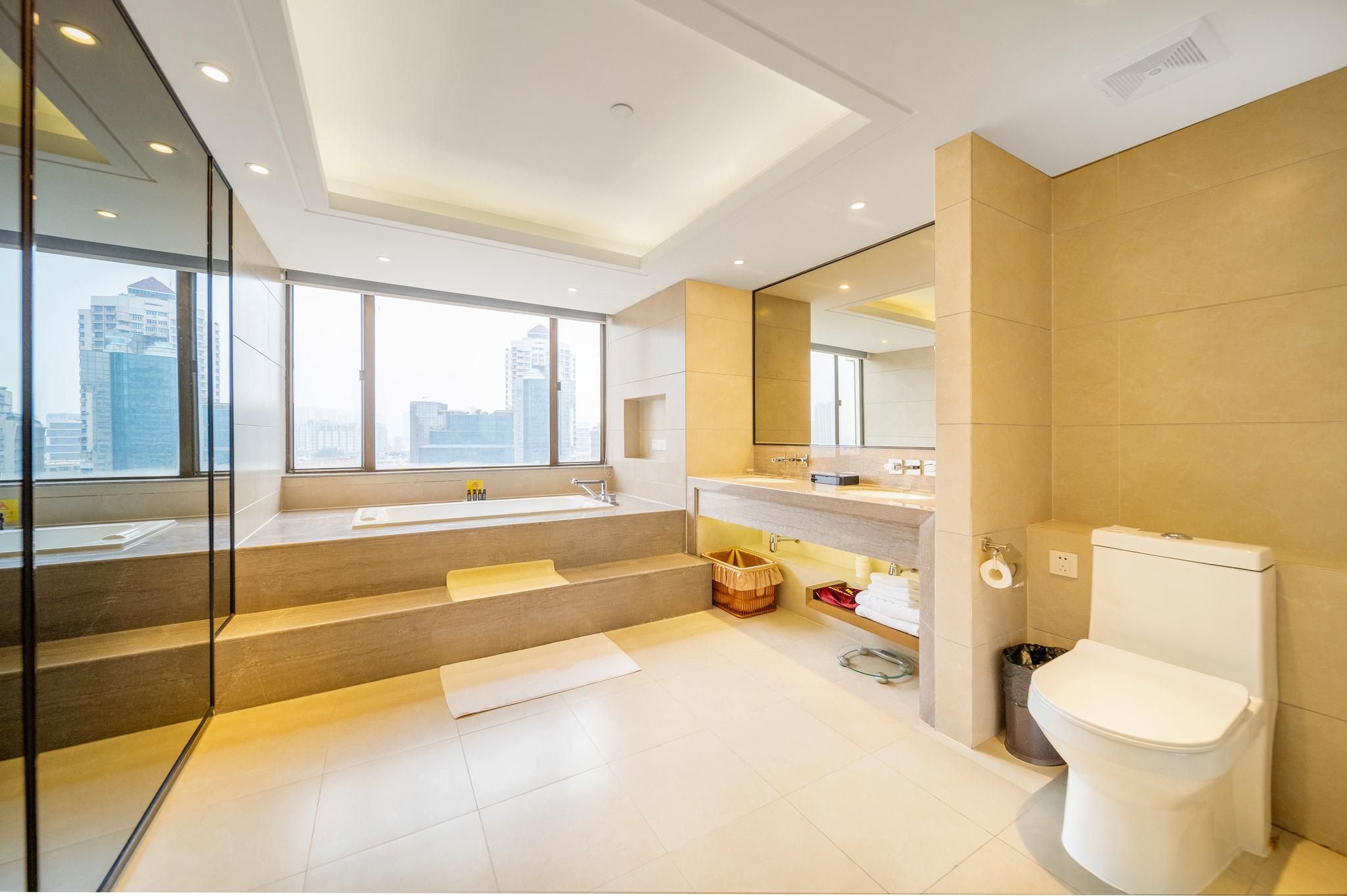 Zhongshan International Hotel Executive King Bed 2