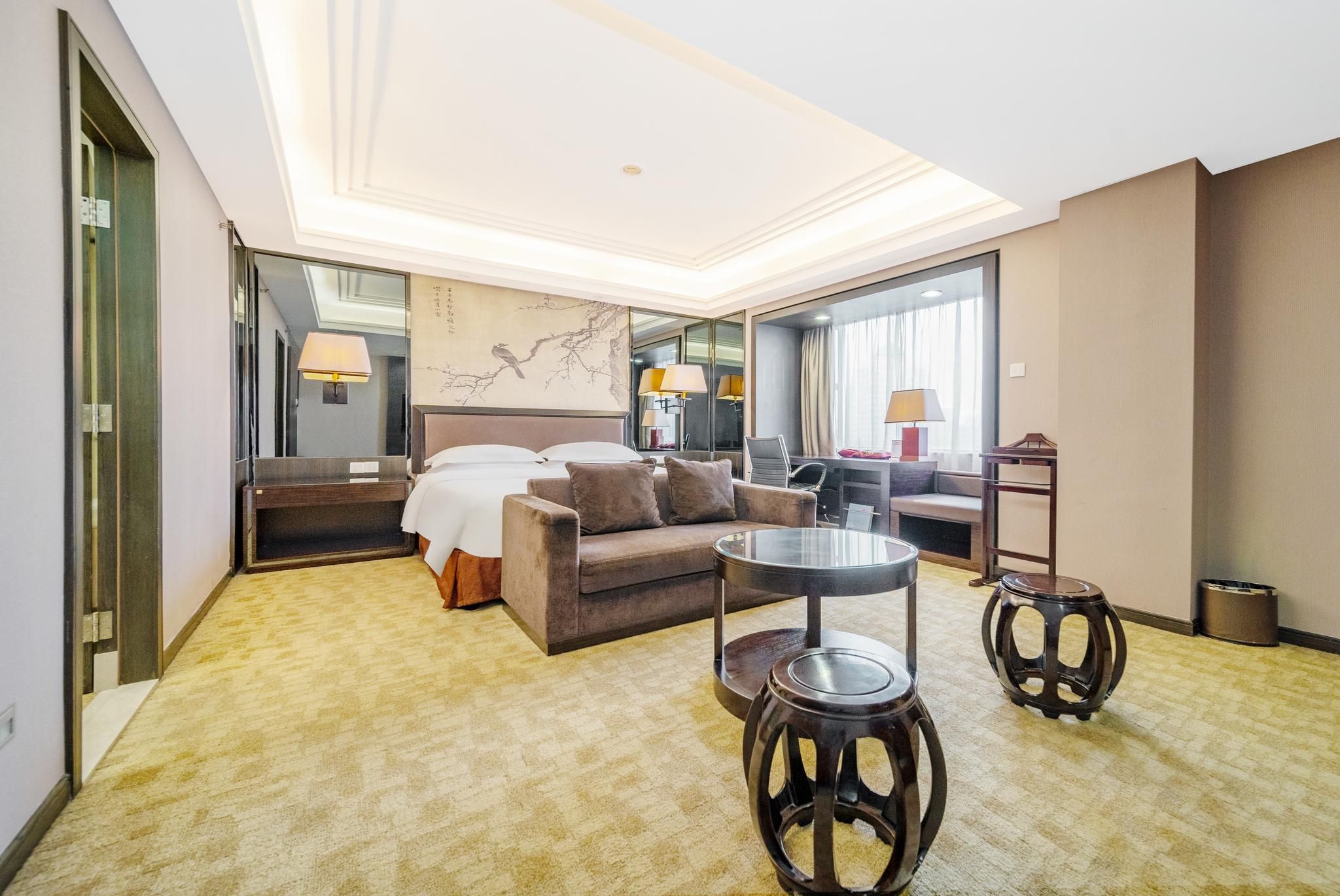 Zhongshan International Hotel Executive King Bed 3