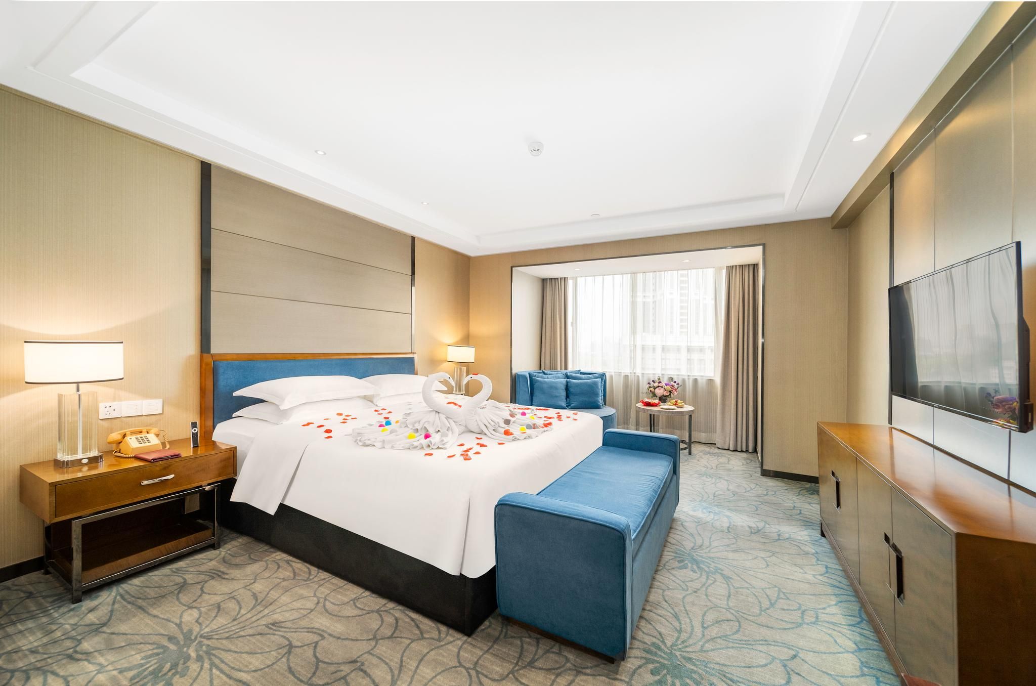 Zhongshan International Hotel Executive King Bed