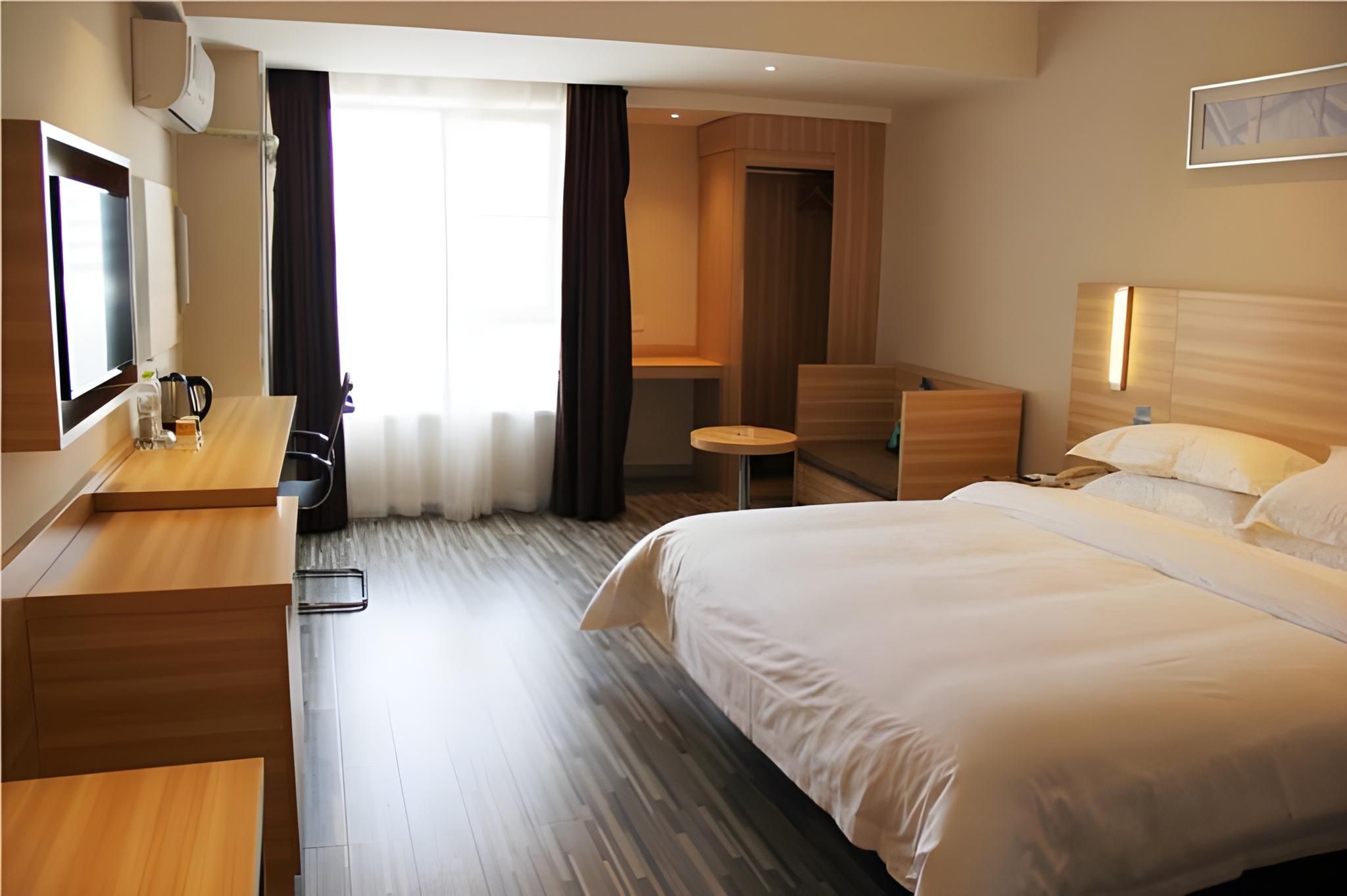 Business Queen Room