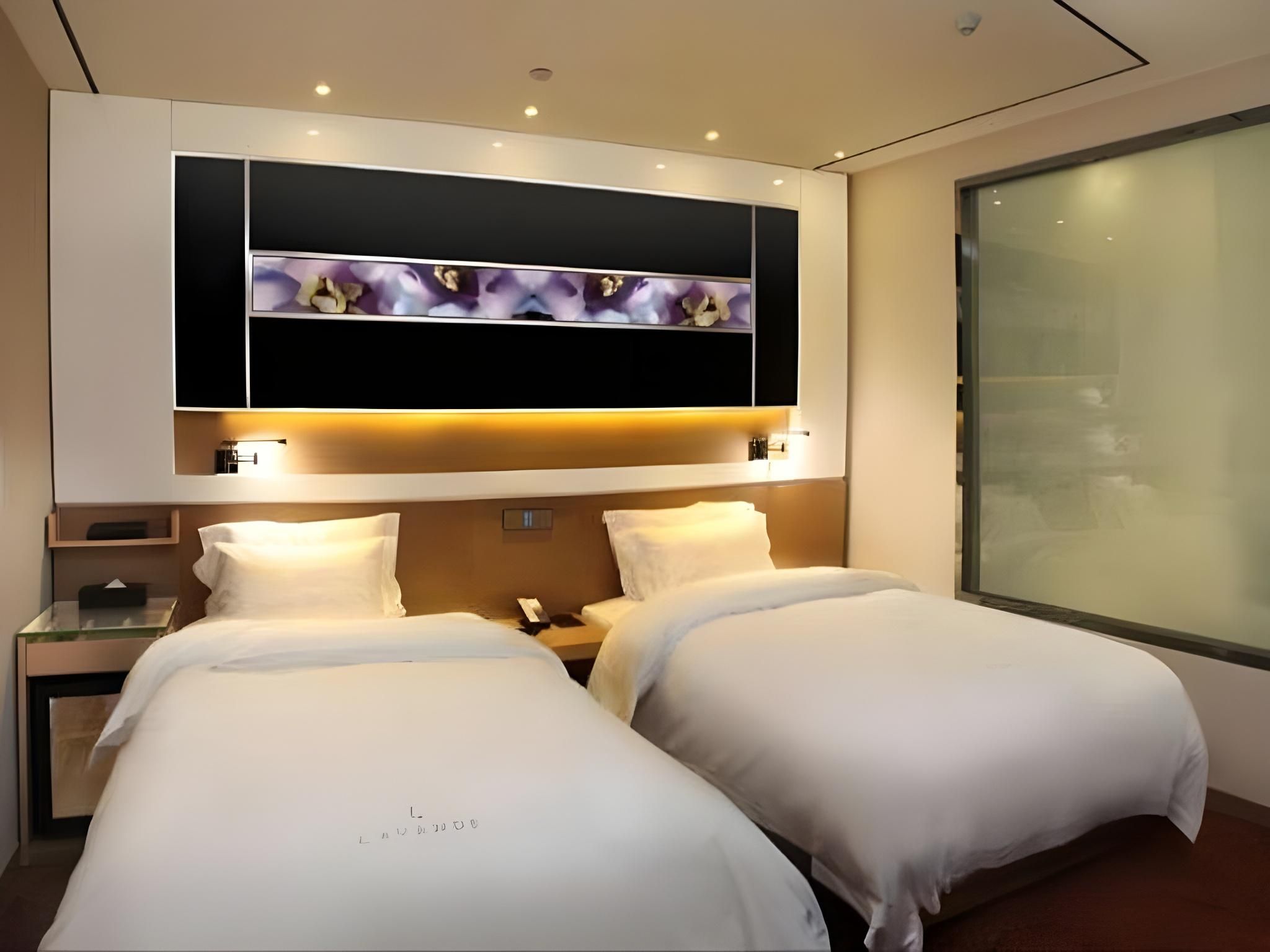 Twin Deluxe Room