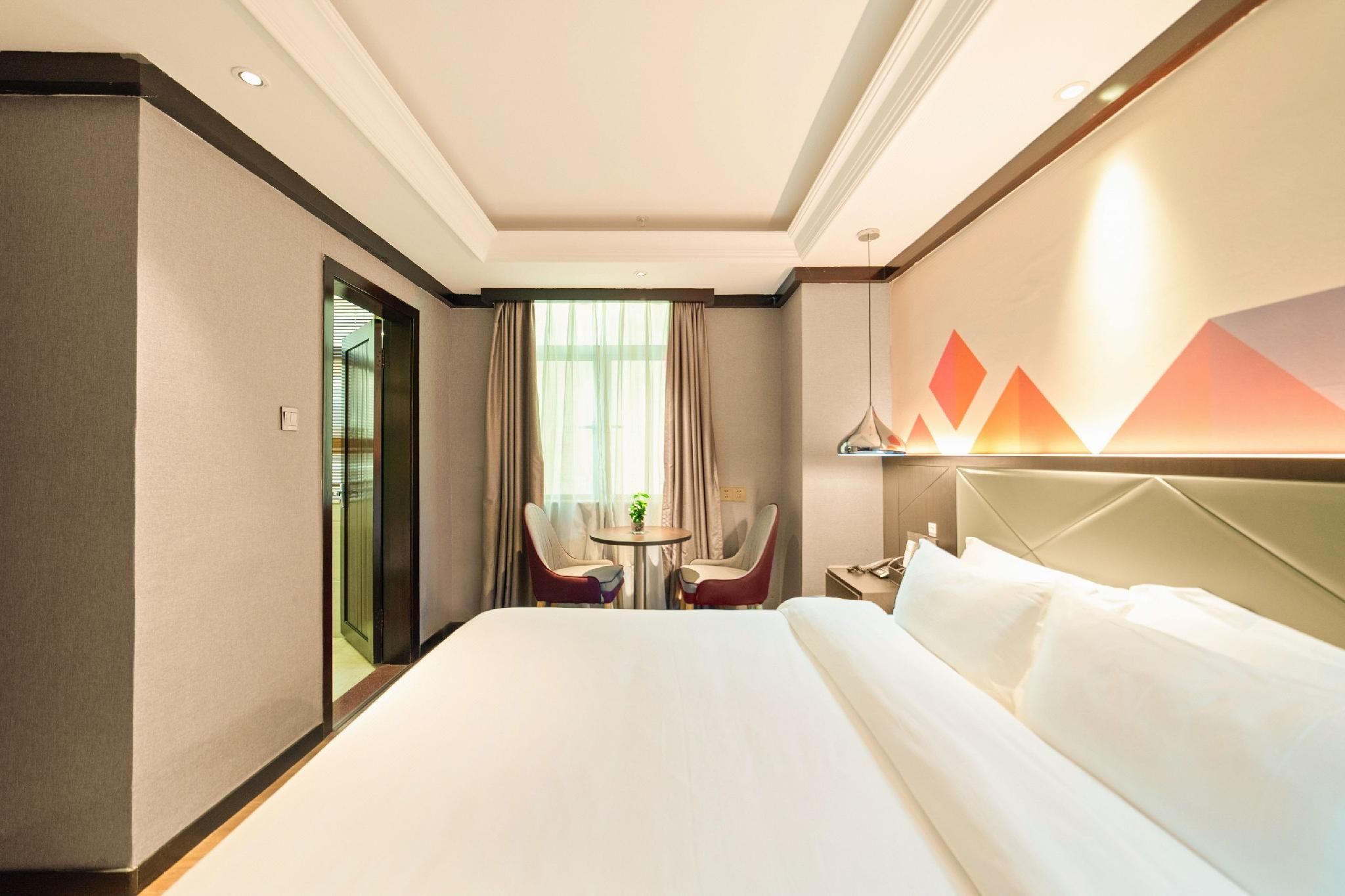 Comfort Room with Single Bed