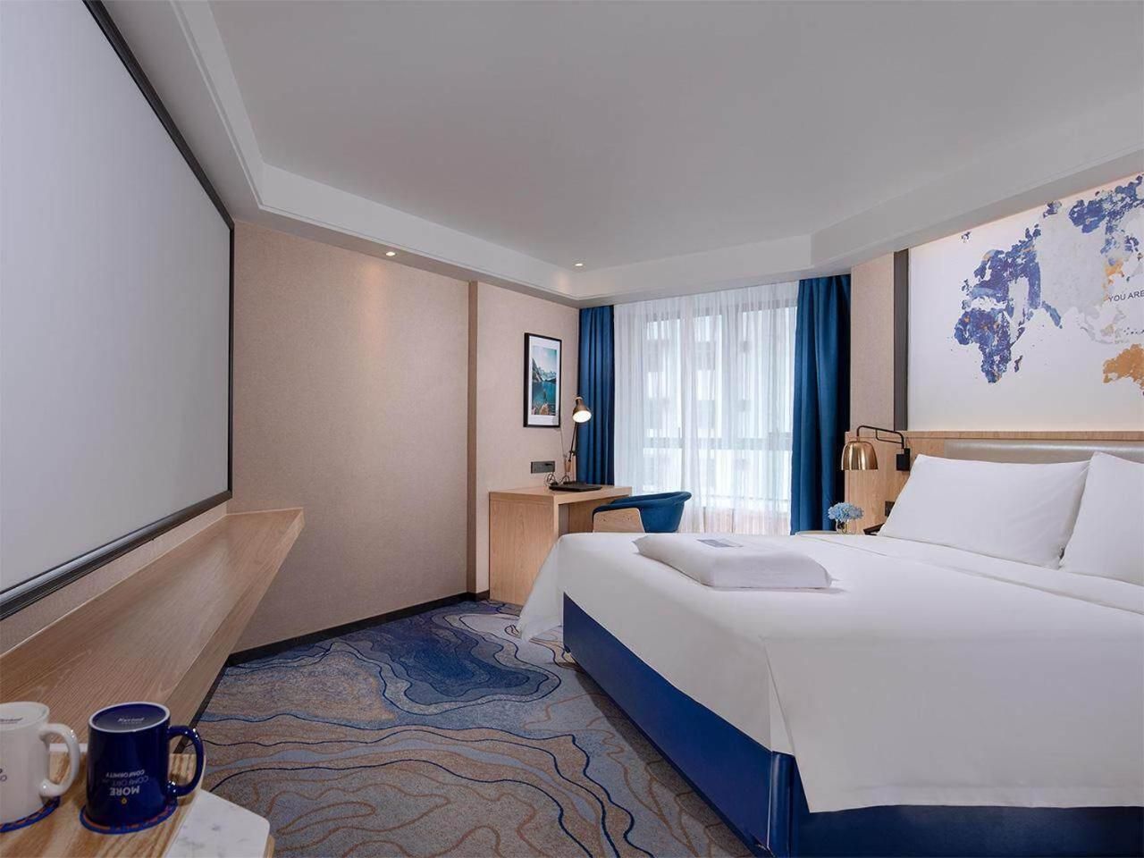 Digital Double Room