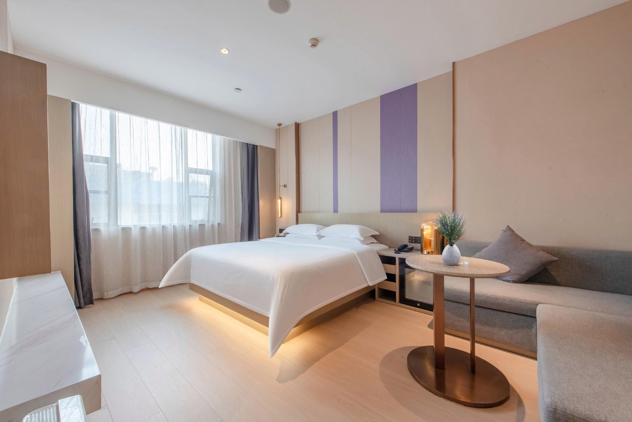 WH - Deluxe Bed Room