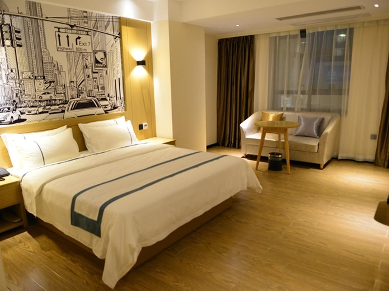 Business Queen Room