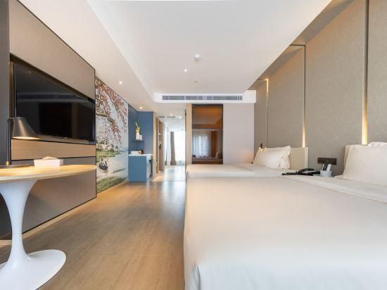 Executive Twin Room with City View