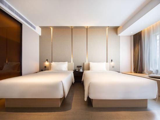 Executive Twin Room with City View