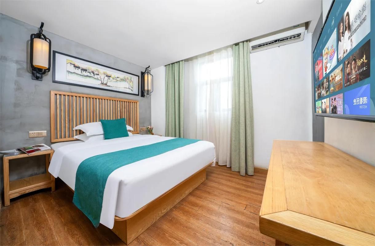 Comfort Queen Room