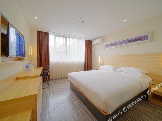 Stand Queen Room