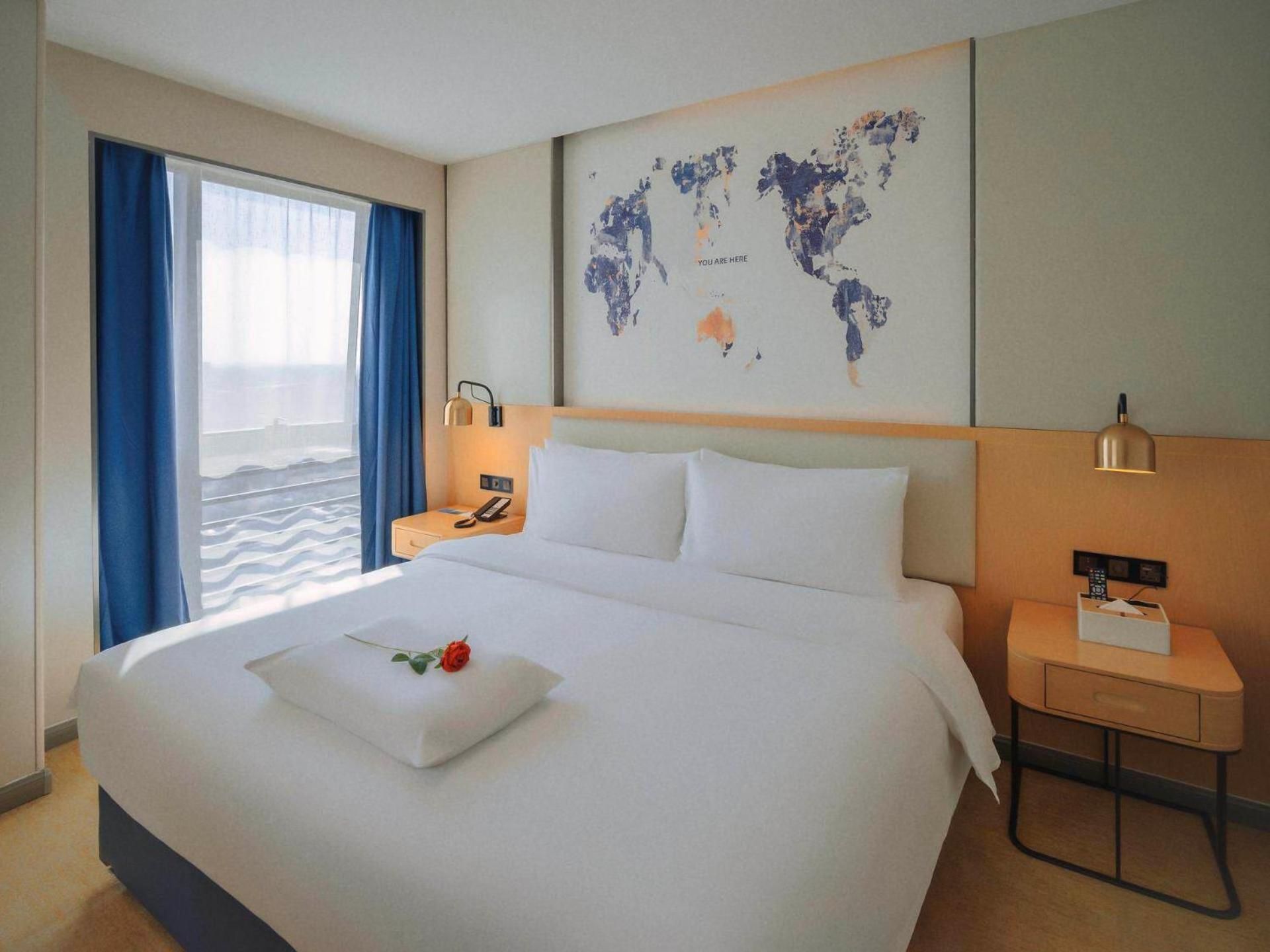 Suite with Mountain View