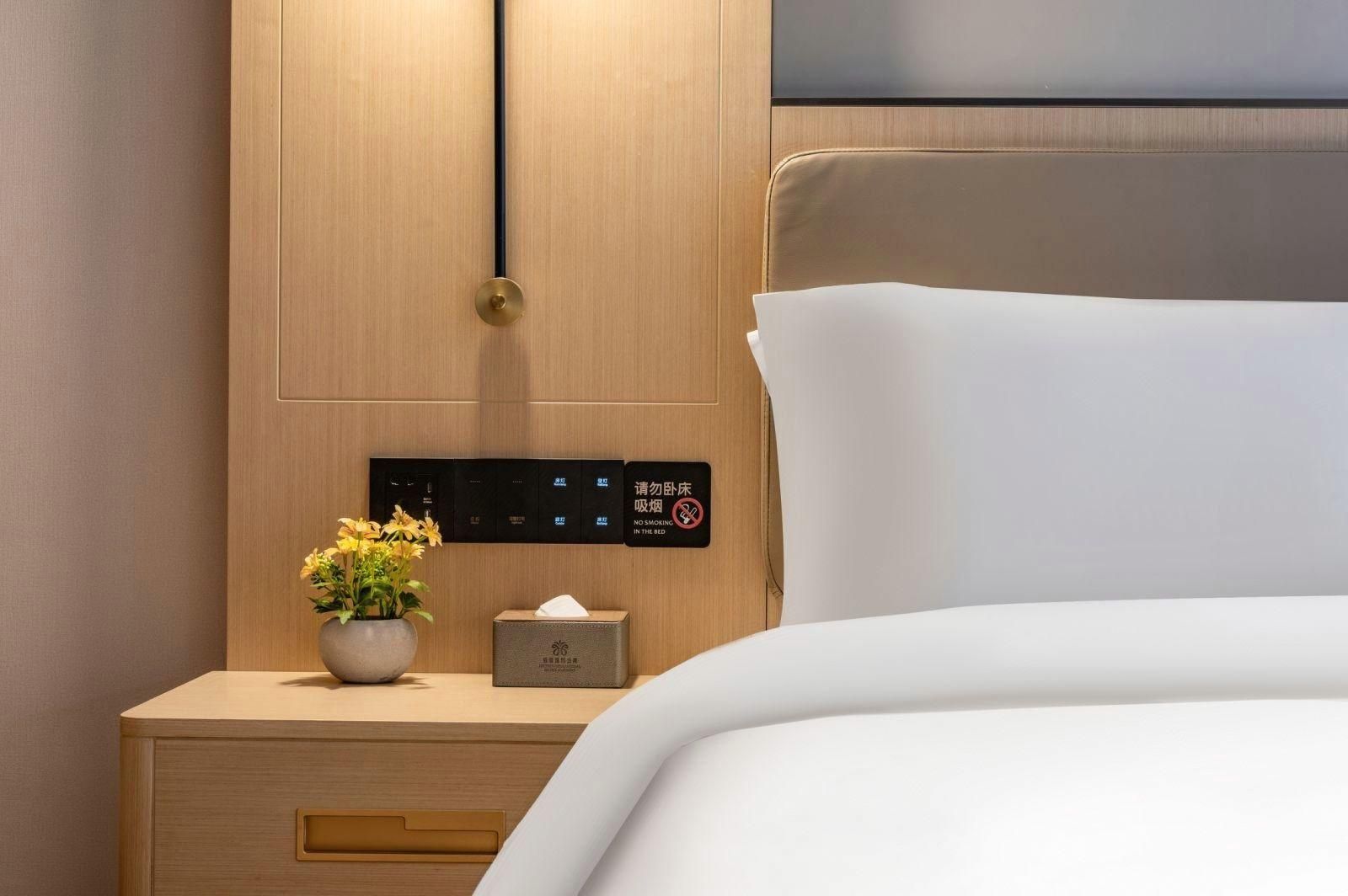 Deluxe Queen Room