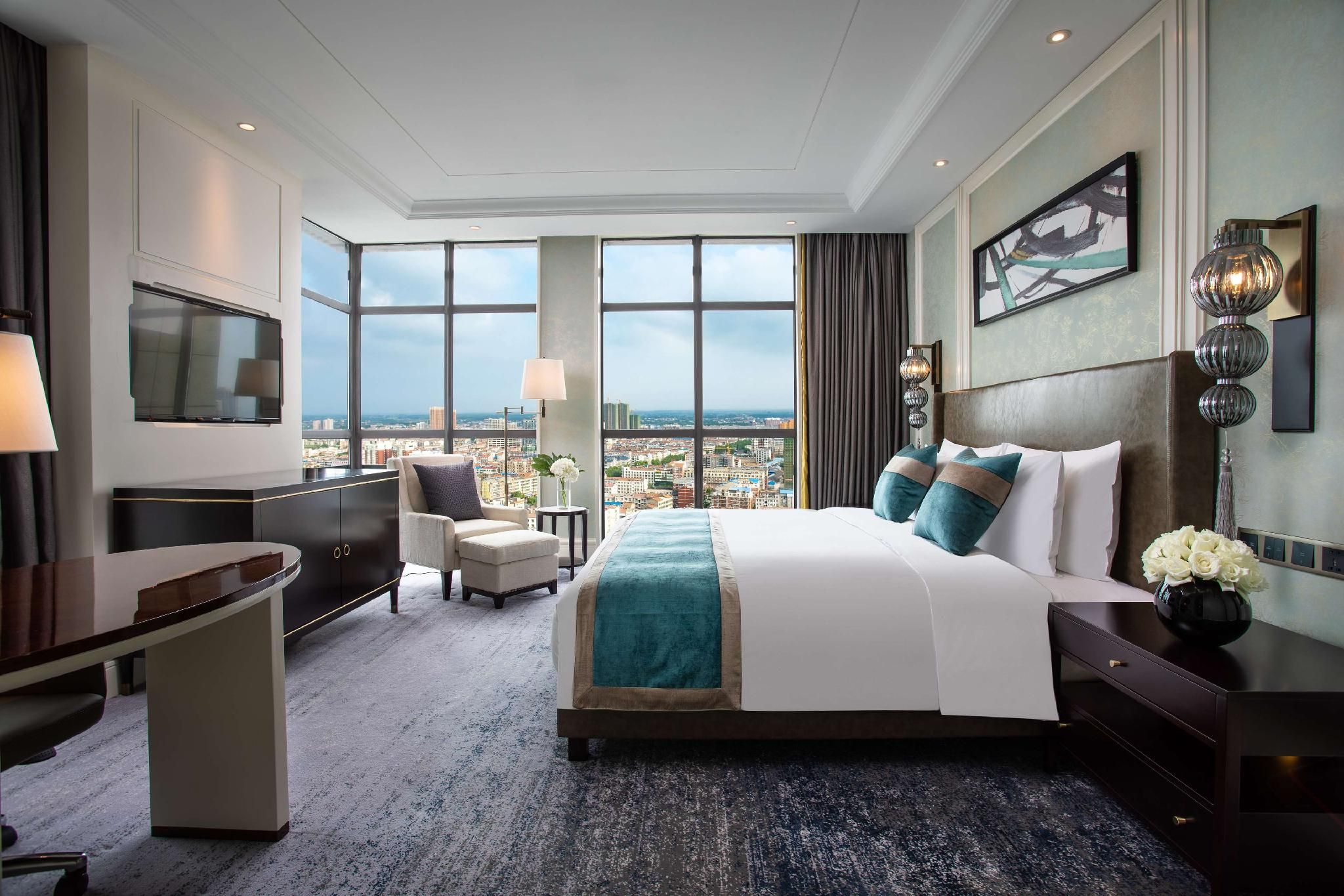 1 King Bed, Premium Room, Smoking K13