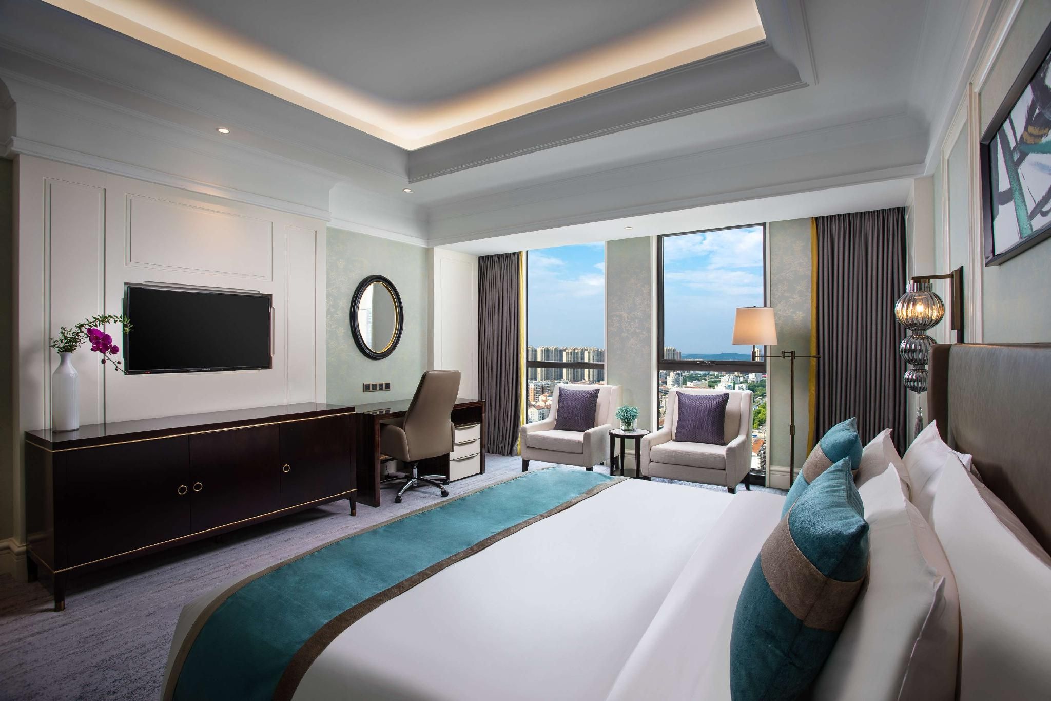 1 King Bed, Superior Room, Non-Smoking NK1