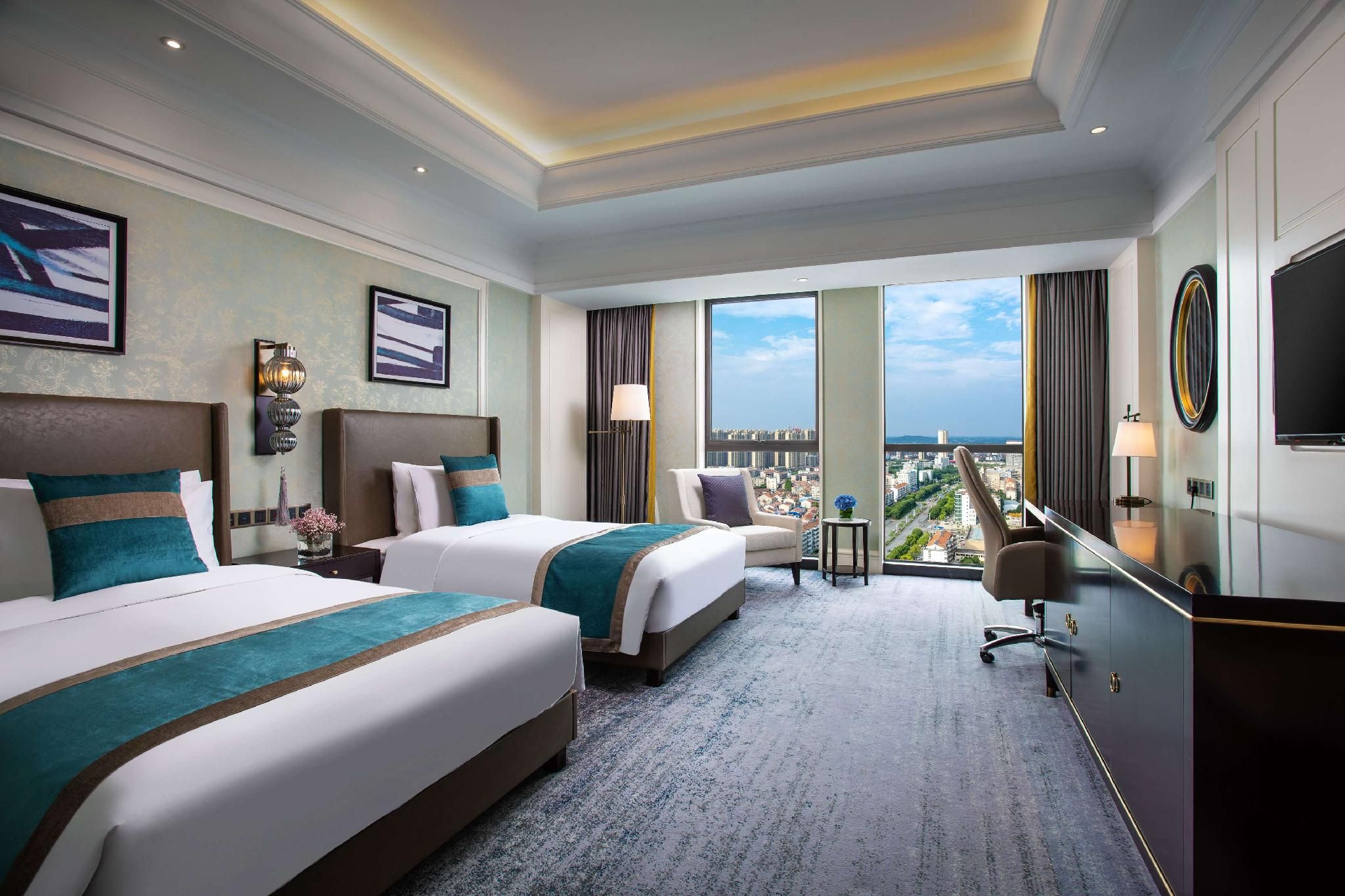 2 King Beds, Two-Bedroom, Presidential Suite, Non-Smoking S11