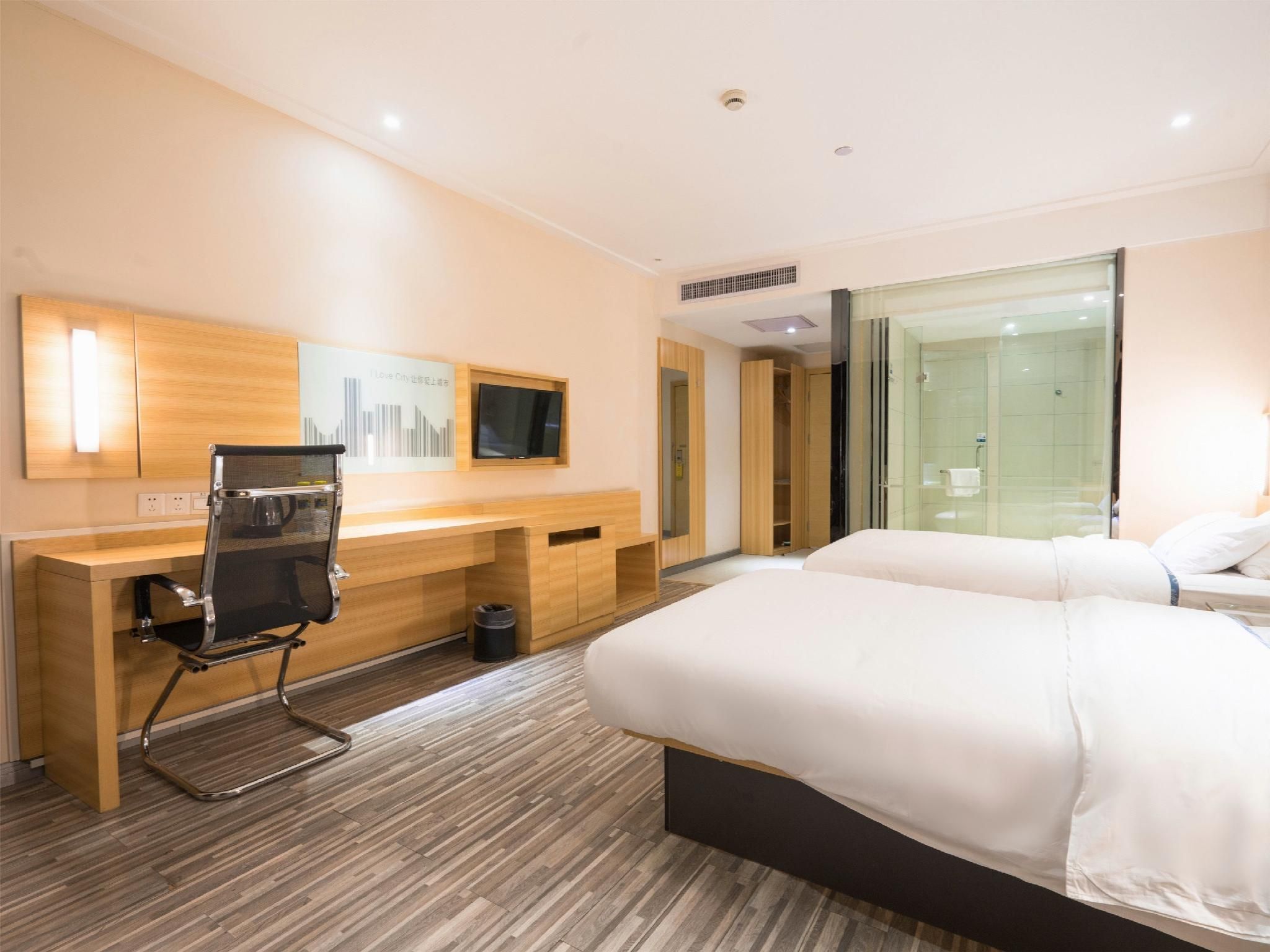 Twin Room with View