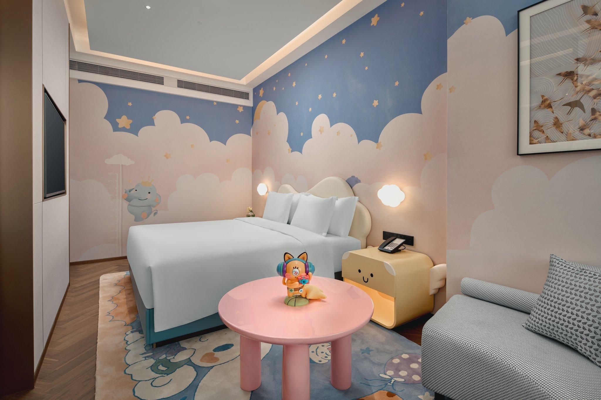 1 King 1 Bunk Premium Crowne Family Themed Kids Room