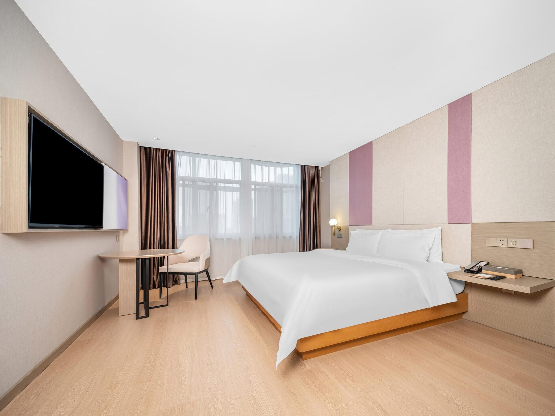 Deluxe Queen Room
