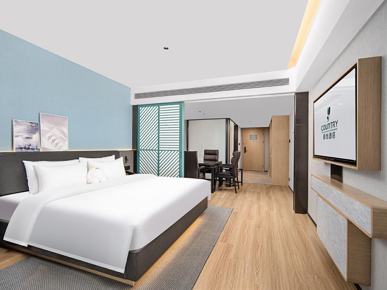 Deluxe Suite
