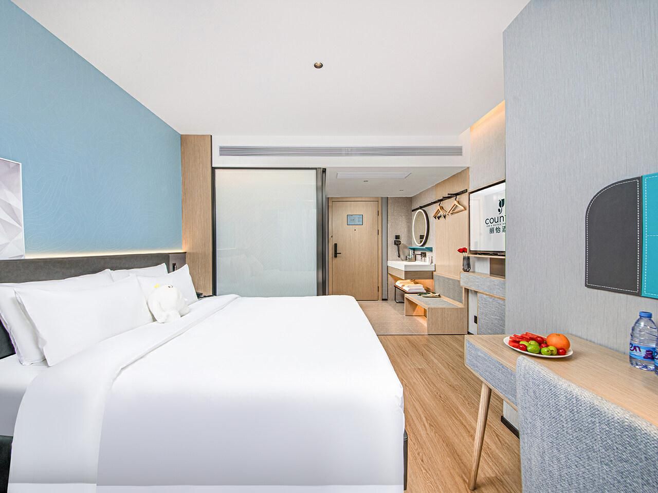 Deluxe Queen Room