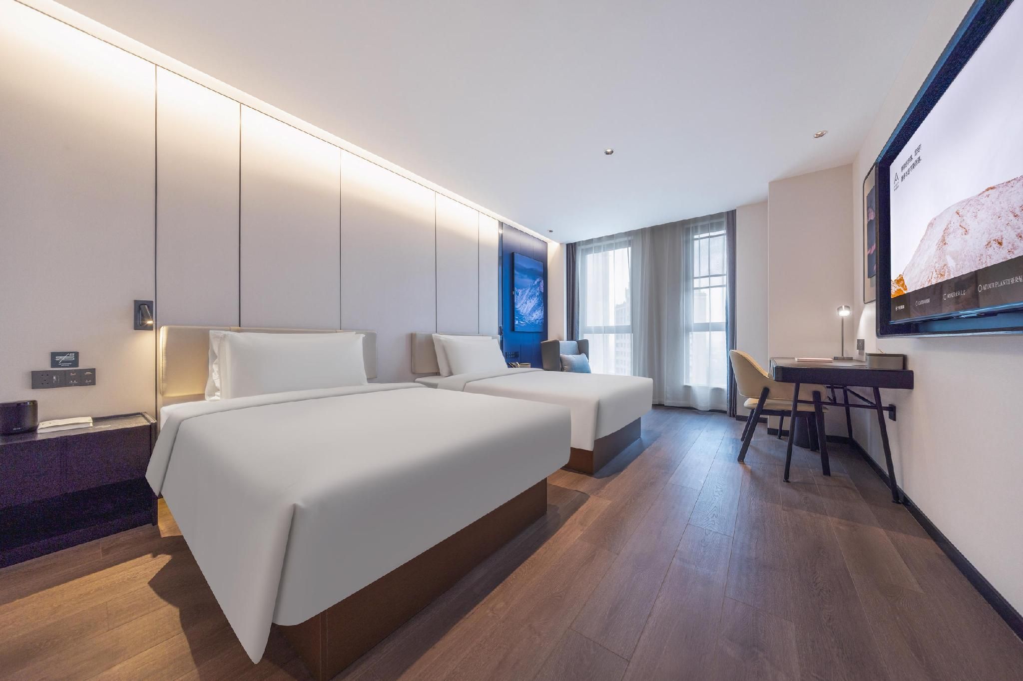 Superior Twin Room with Lake View