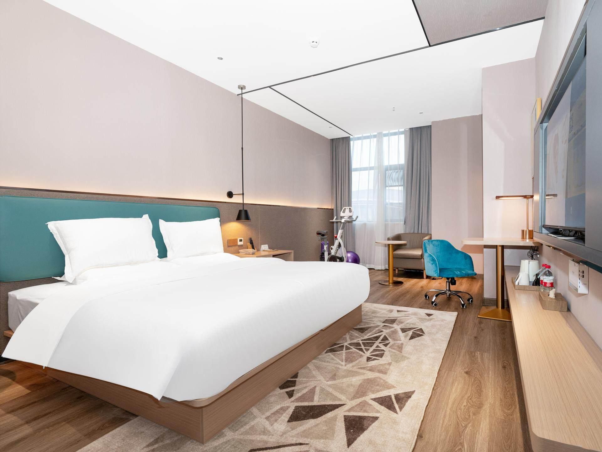 Fitup Queen Room