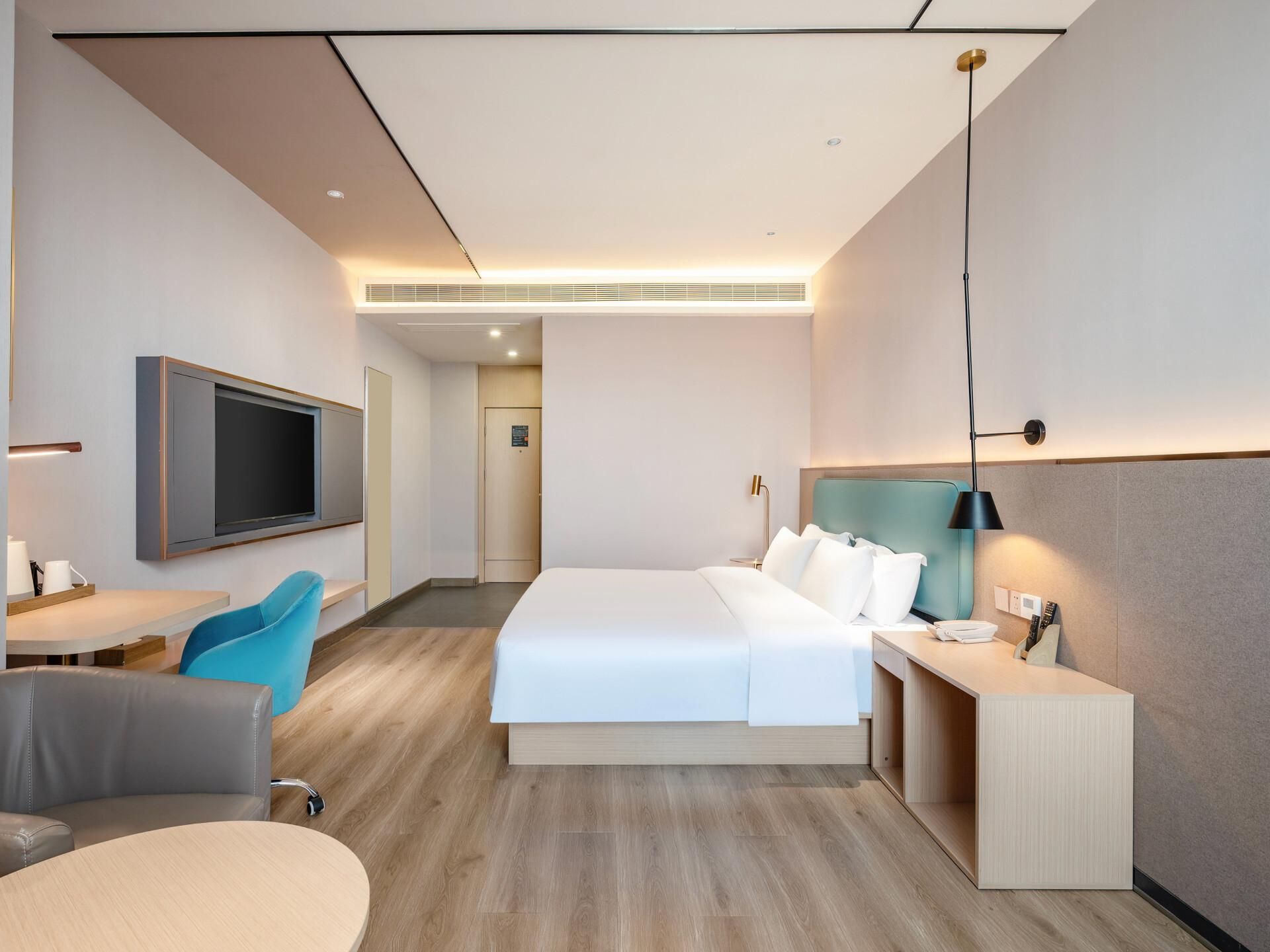 Fitup Queen Room