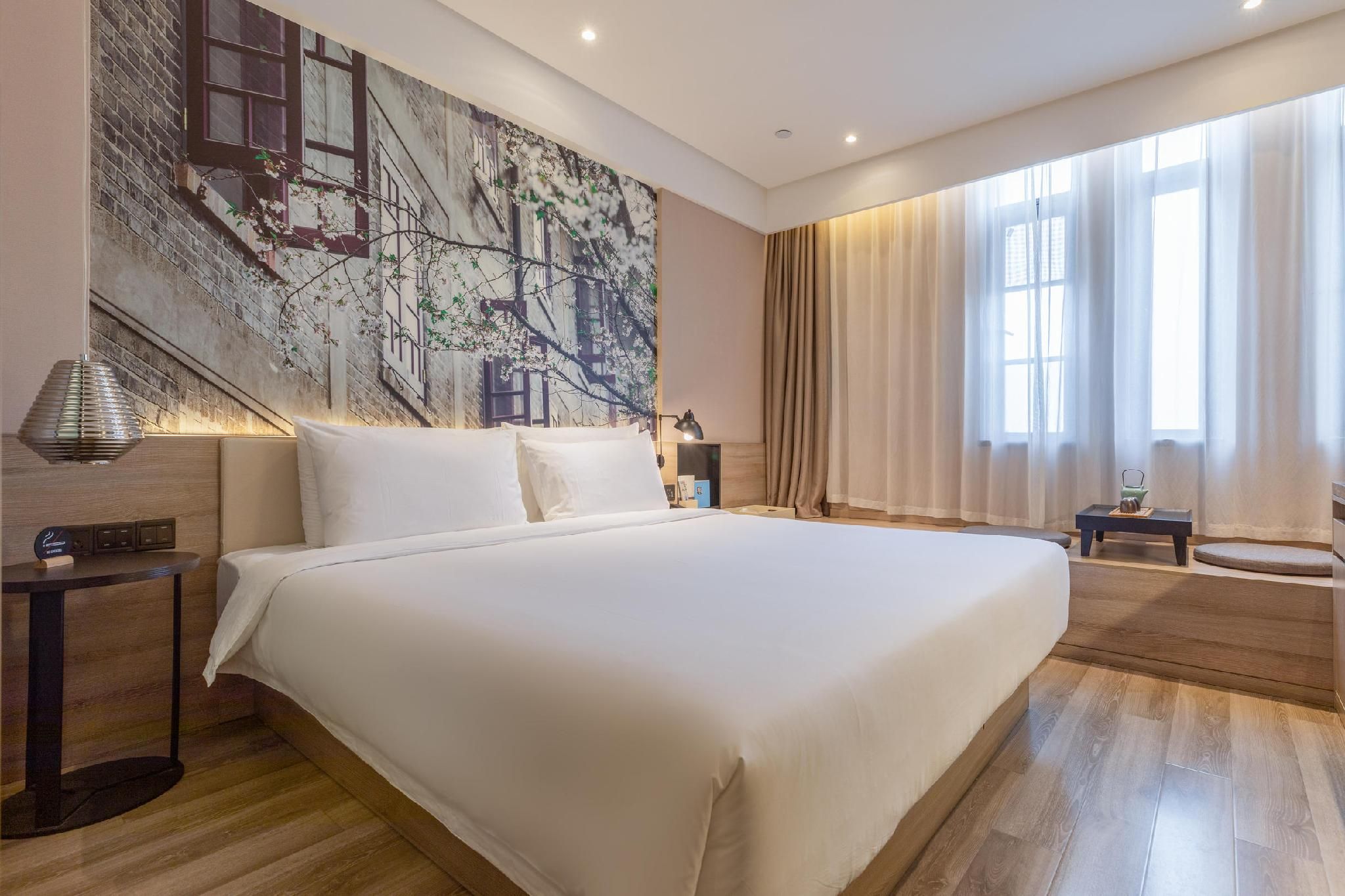 Atour - Elegant Room