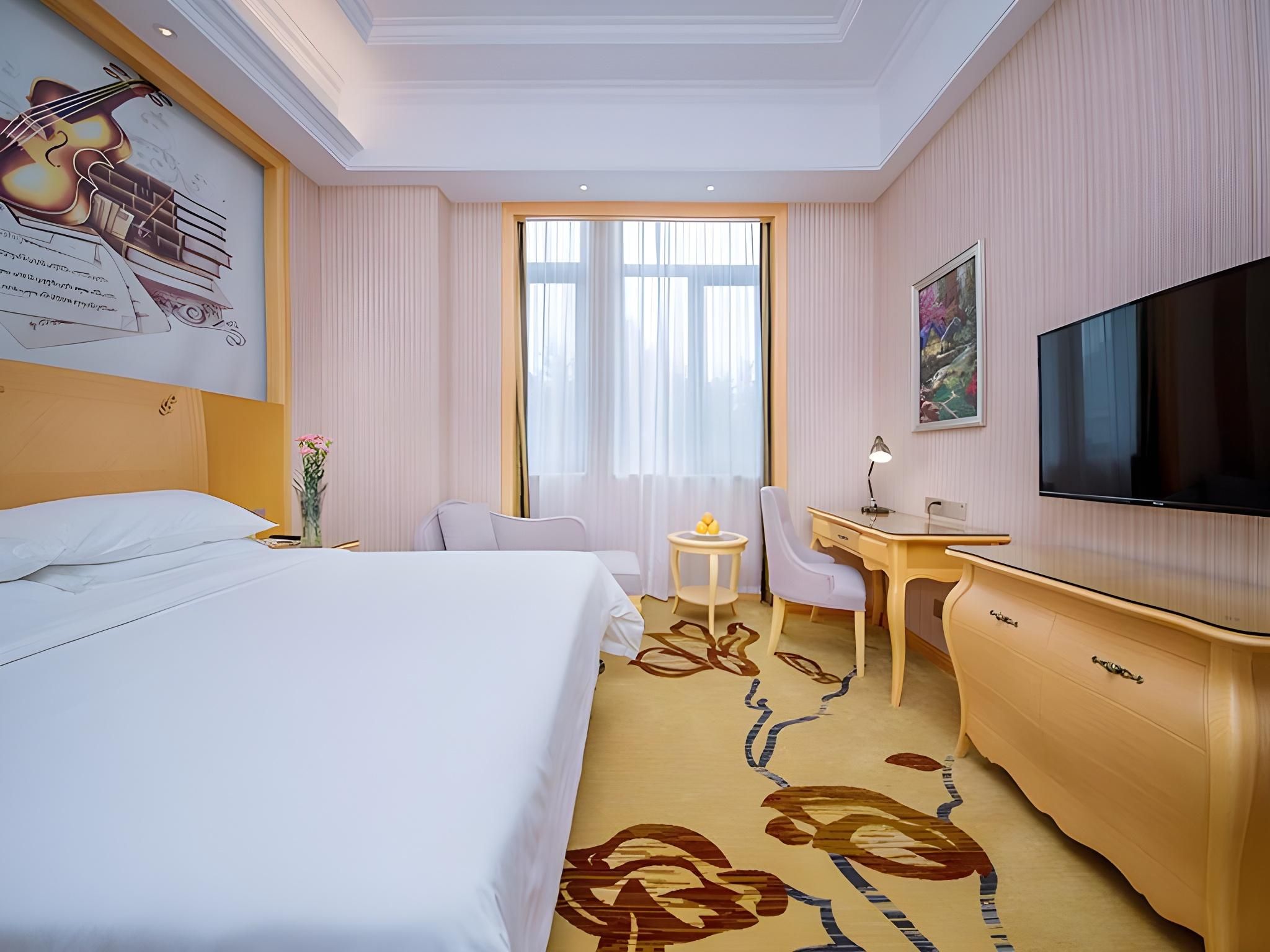 Standard - Queen Room