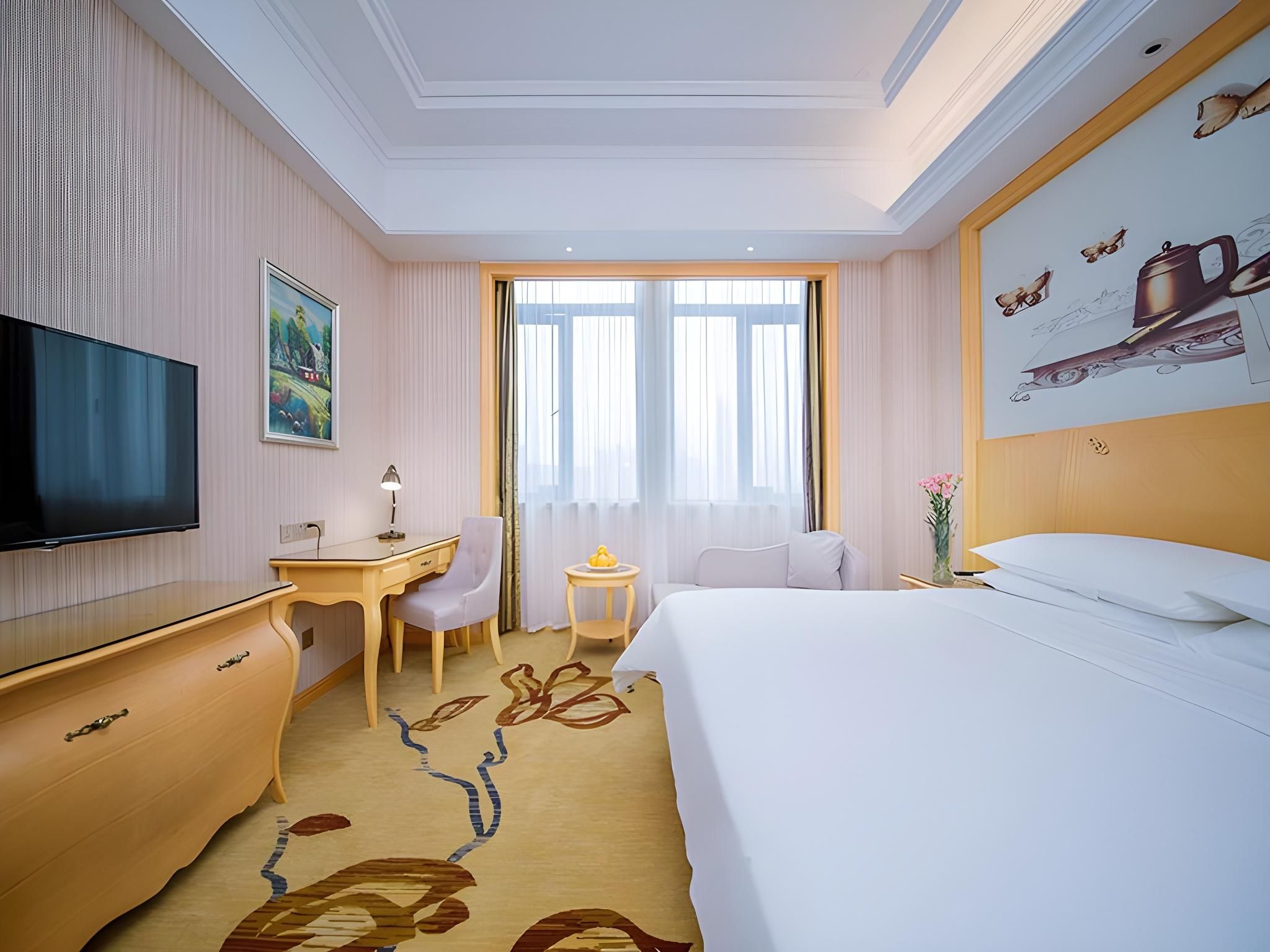 Deluxe Queen Room